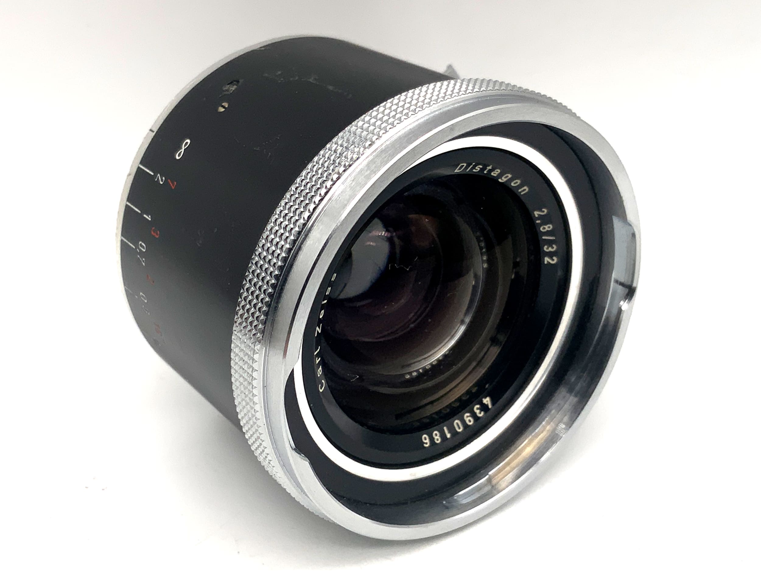 Carl Zeiss Distagon 32mm 1:2.8 prime lens (Contaflex 126)