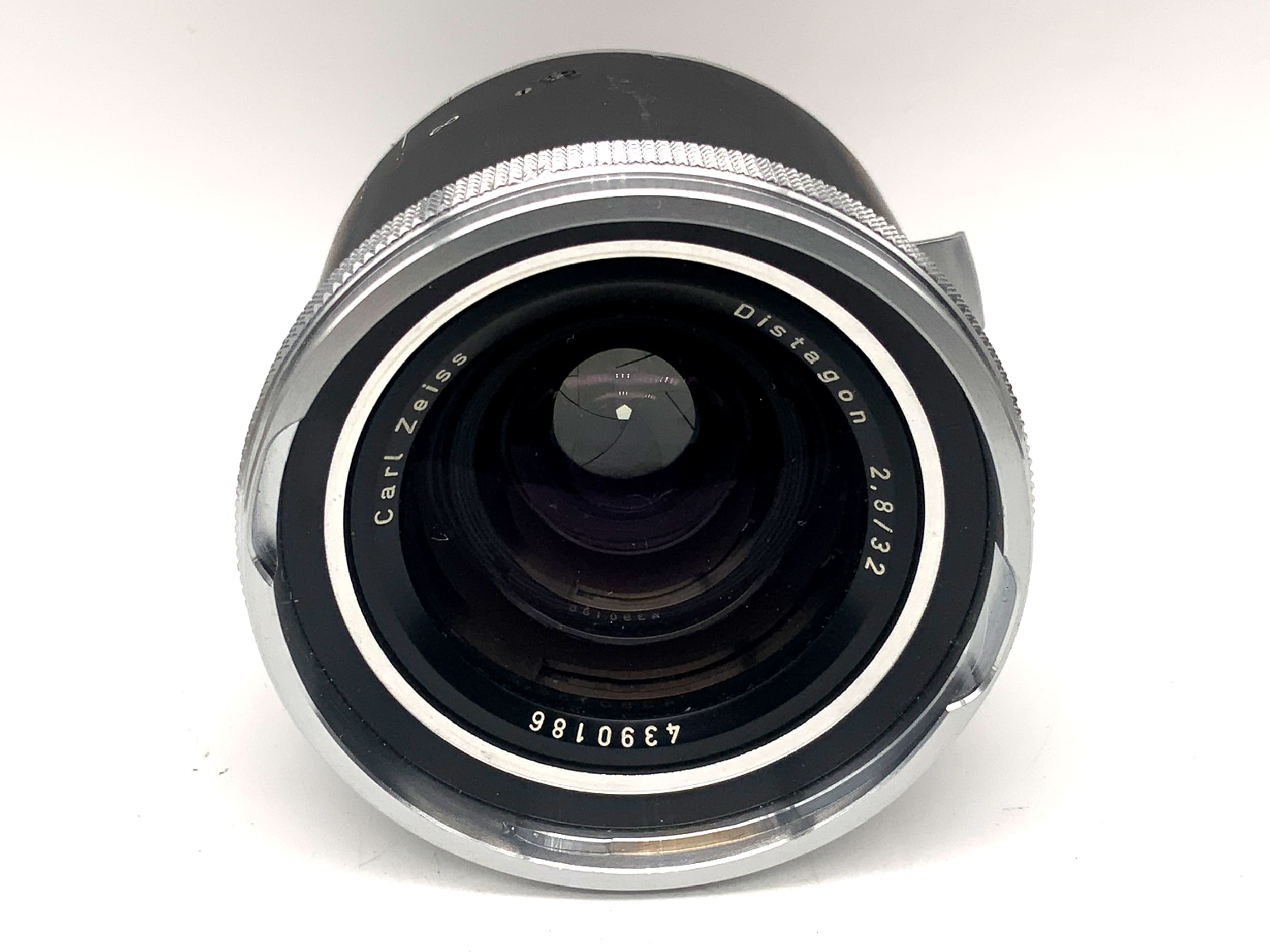 Carl Zeiss Distagon 32mm 1:2.8 prime lens (Contaflex 126)