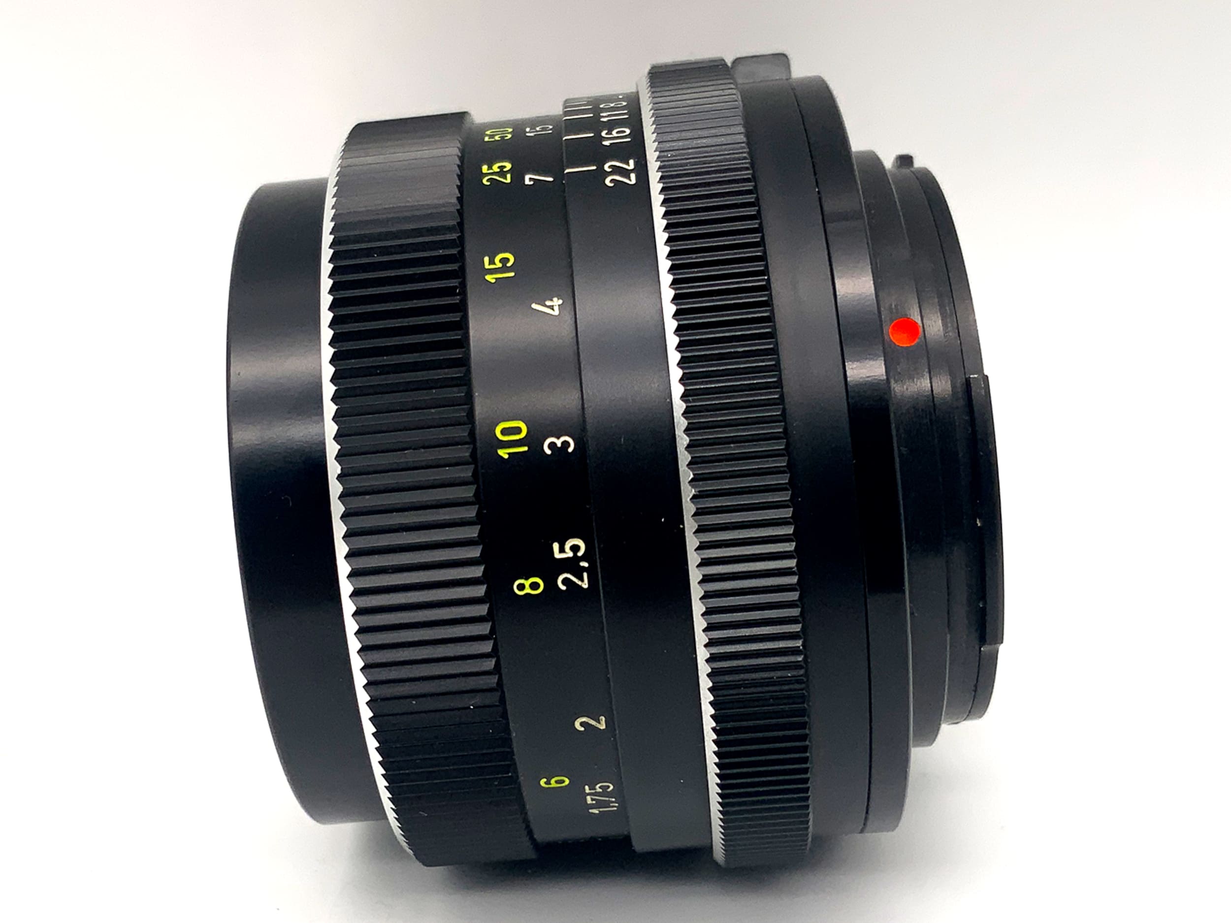 Carl Zeiss Sonnar 85mm 1:2.8 prime lens (Rollei QBM)