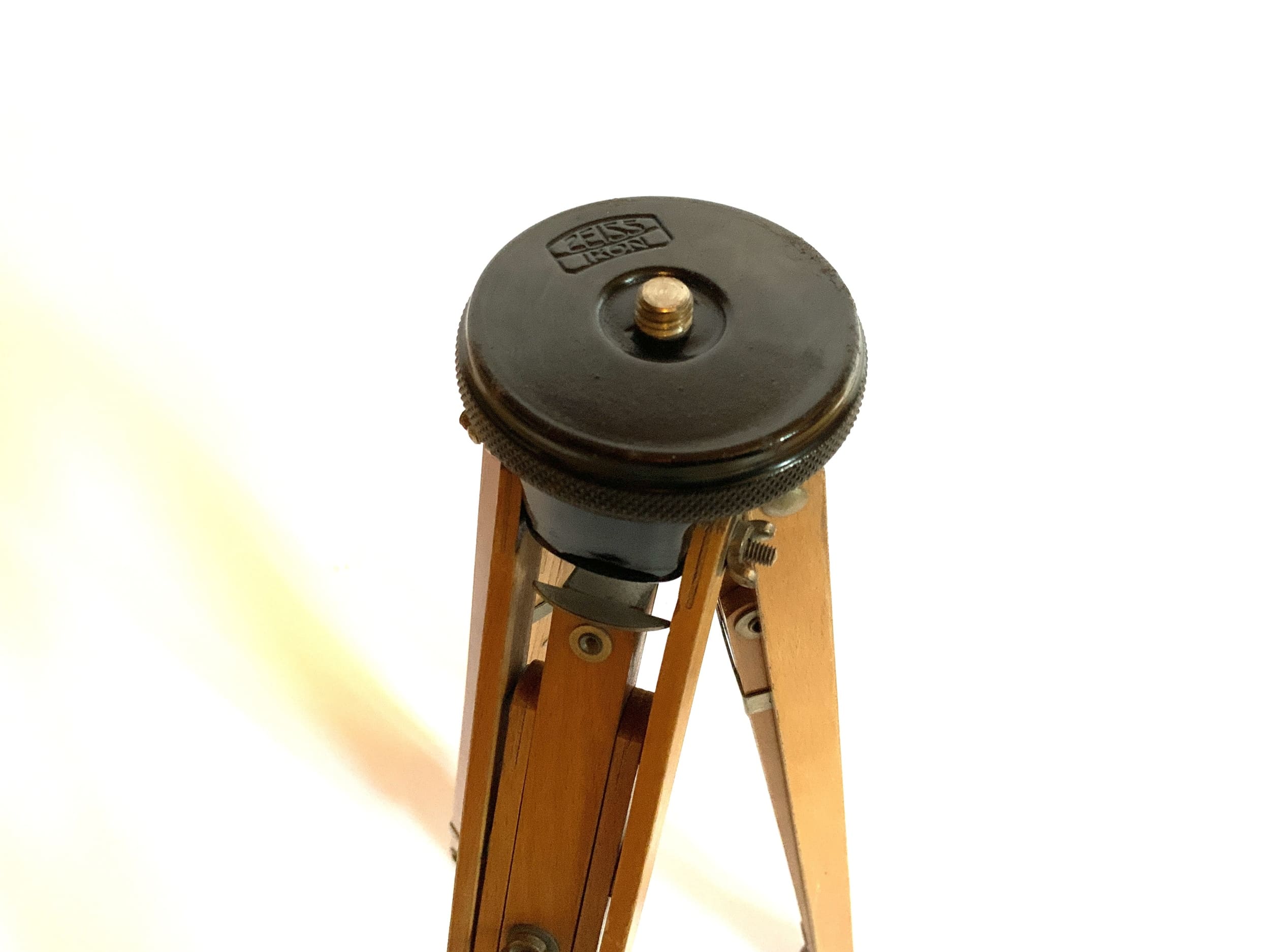 Zeiss Ikon wooden tripod! Tripod legs are very loose! Tripod camera tripod