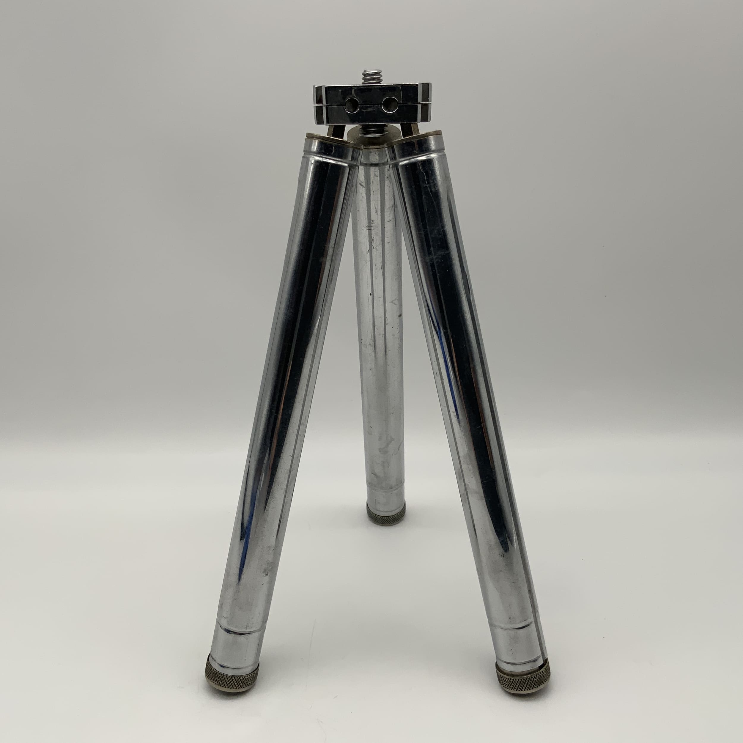 Diamond tripod, silver, tripod, three-legged, pocket tripod