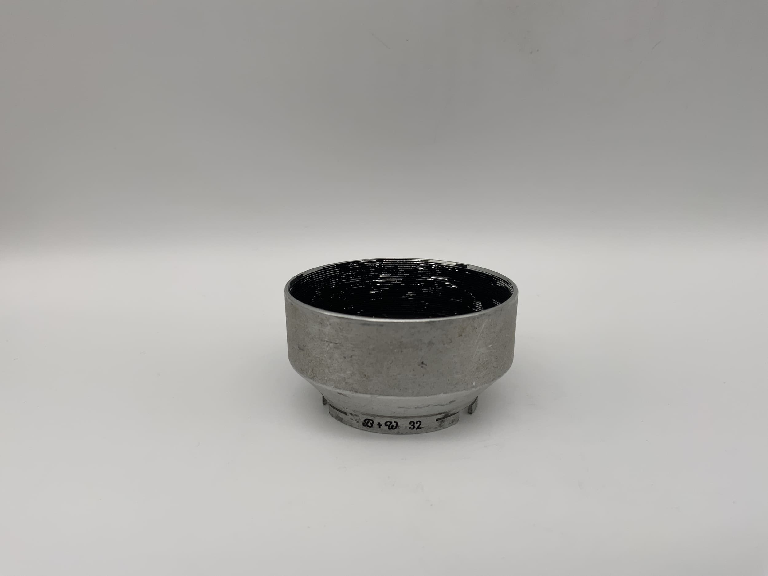 B+W 32mm Metal Lens Hood, Clip-on Lens Hood, Scatter Protection