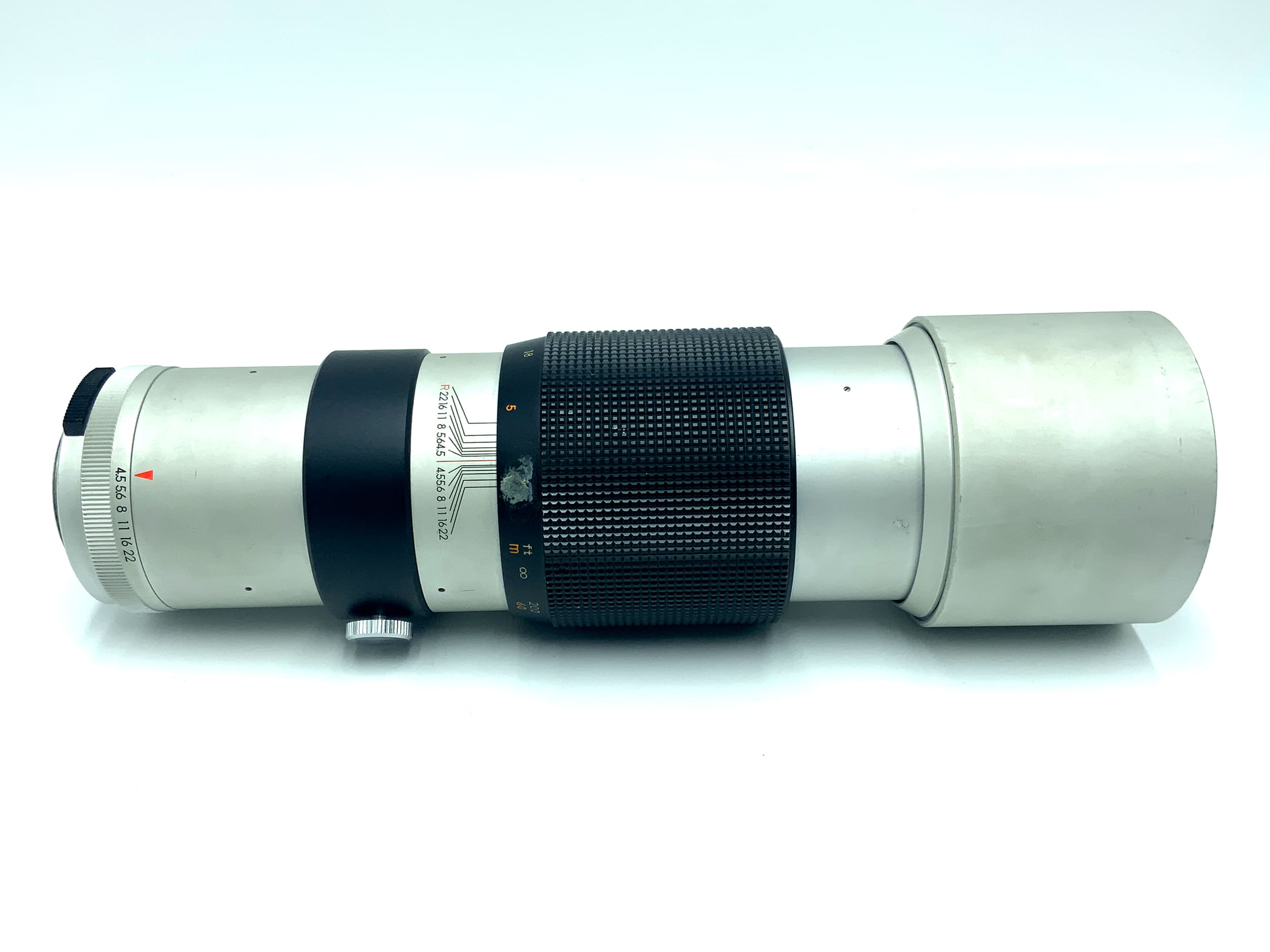 Universar Auto Tele 300m 1:4.5 Objektiv Festbrennweite (M42)