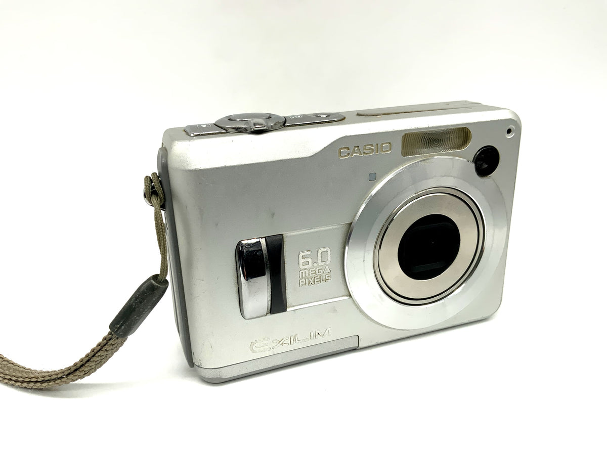 Casio Exilim EX-Z110 Digitale Kompaktkamera mit f/6.3-18.9mm 1:1.3.1-5.4