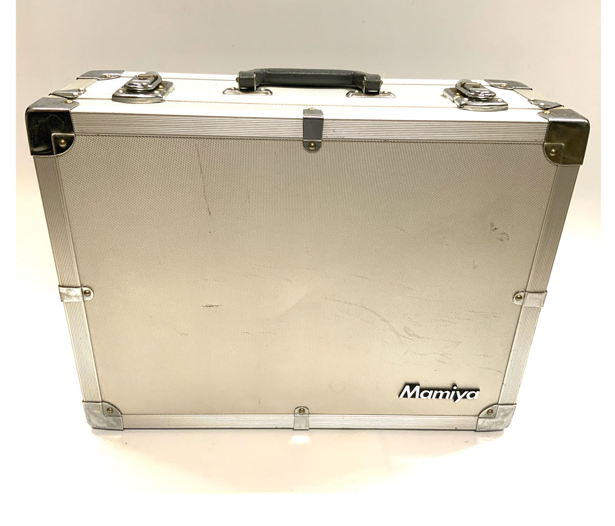 Mamiya camera case, silver, 46x36x16cm external dimensions, aluminum case without inlay