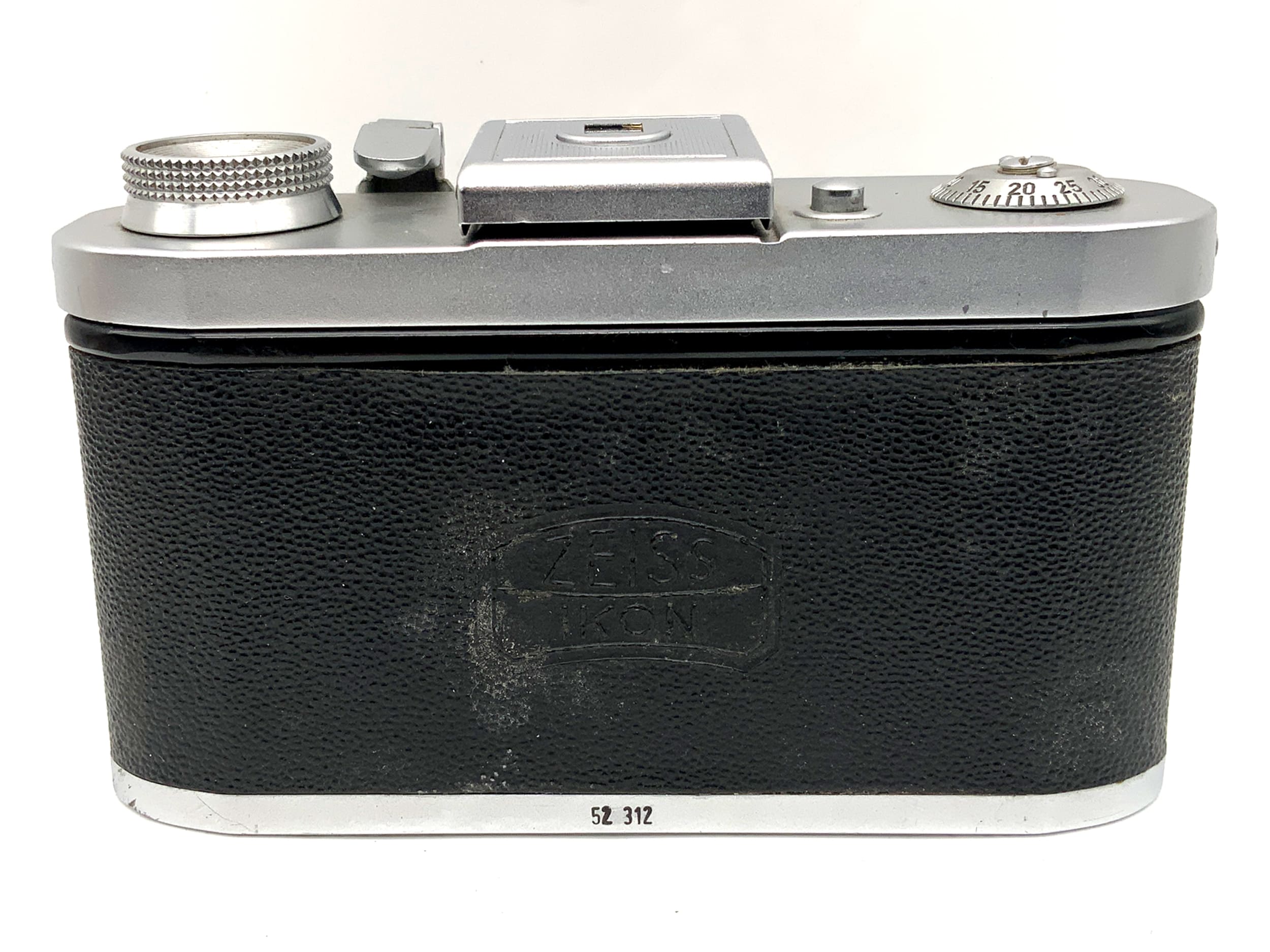 Zeiss Ikon Tenax viewfinder camera with Novonar Anastigmat 3.5/35mm V analog camera
