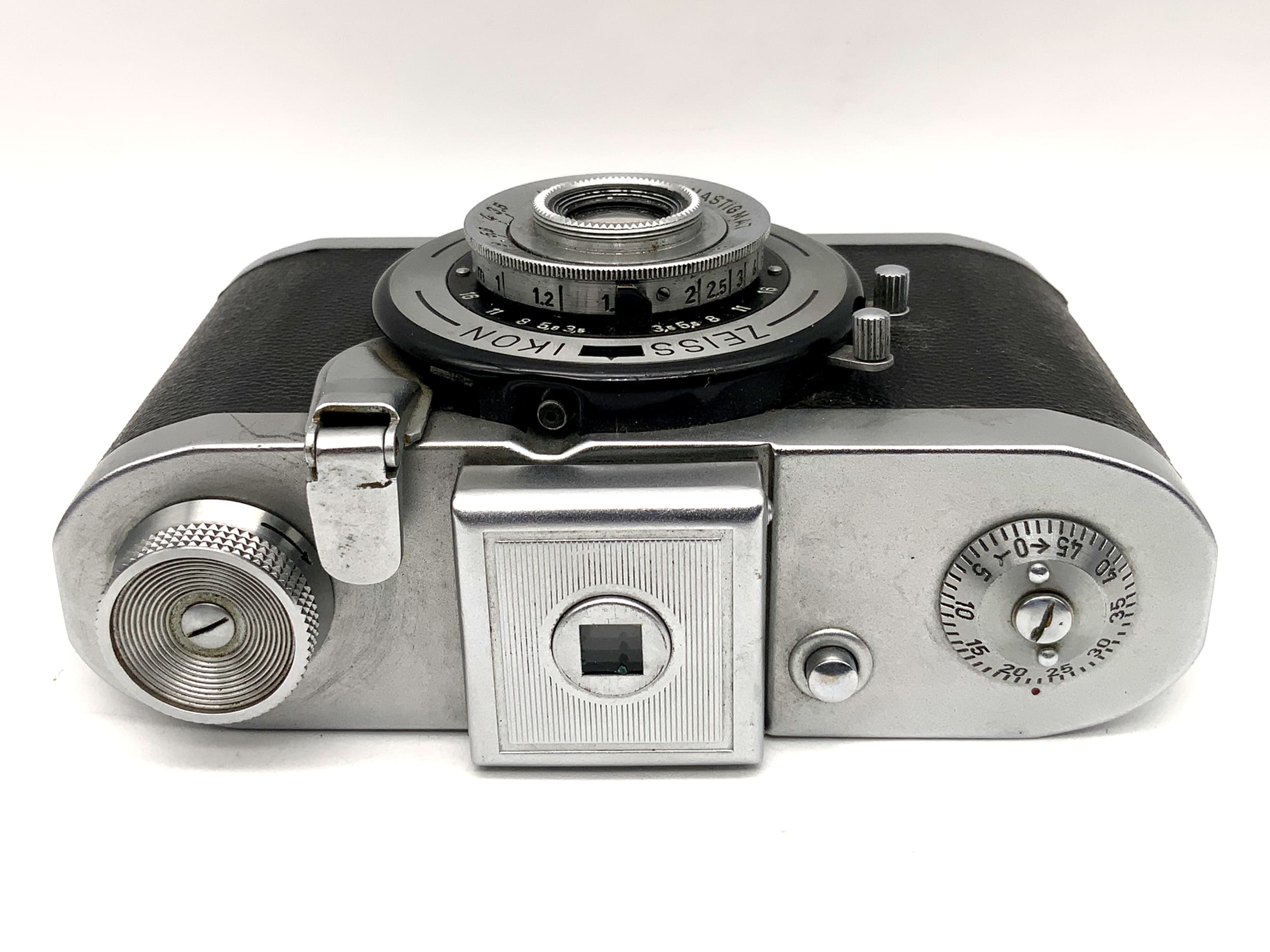Zeiss Ikon Tenax viewfinder camera with Novonar Anastigmat 3.5/35mm V analog camera