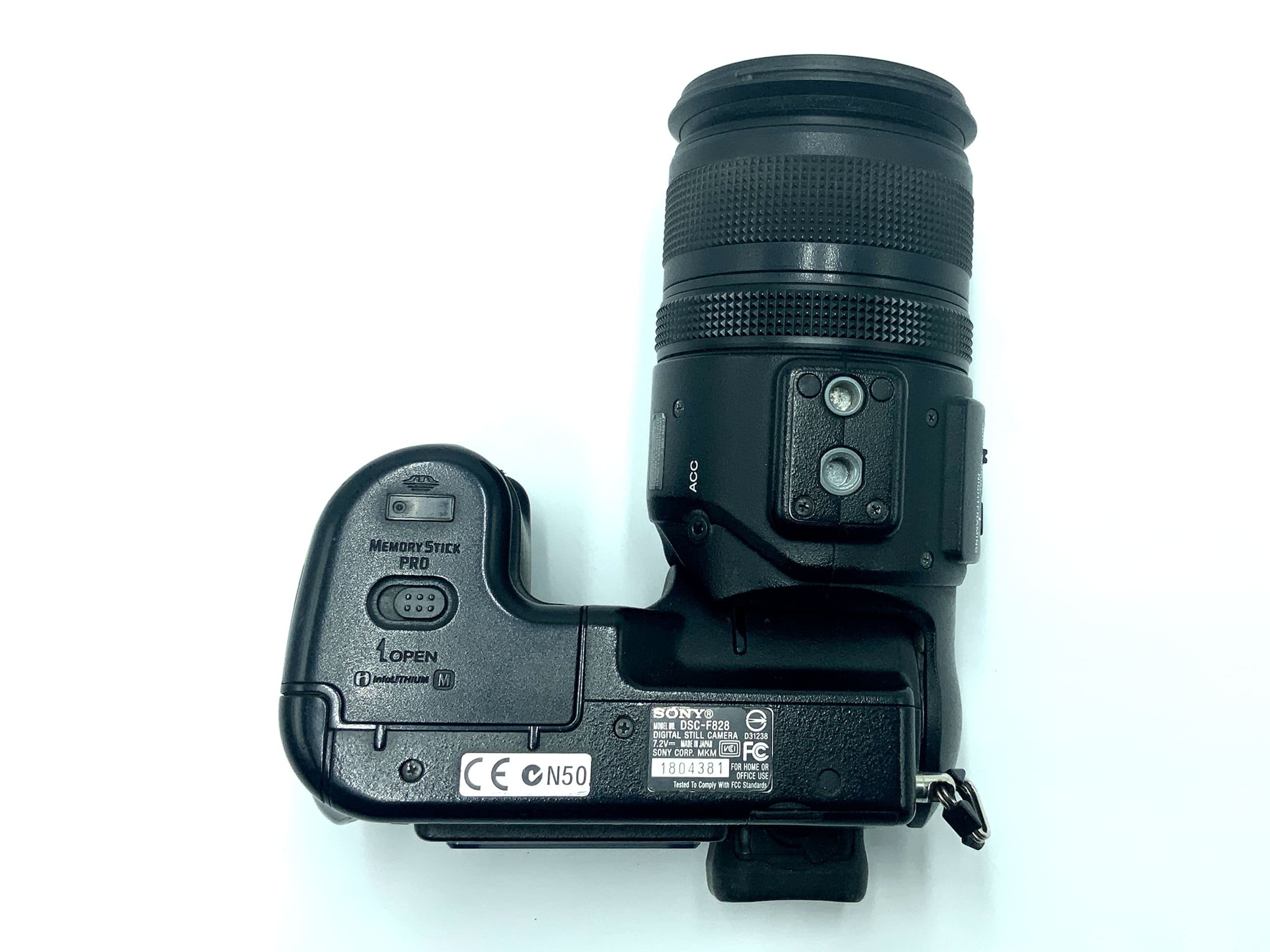 Sony DSC-F828 Digitale Kompaktkamera mit Carl Zeiss 2-2,8/7,1-51