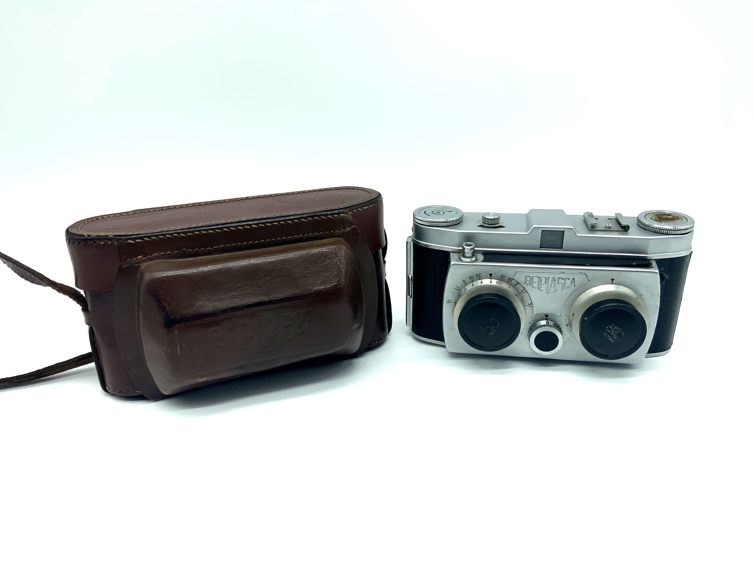 Belka Werk VEB Belplasca viewfinder camera with Carl Zeiss Jena Tessar 3.5/37.5mm lens