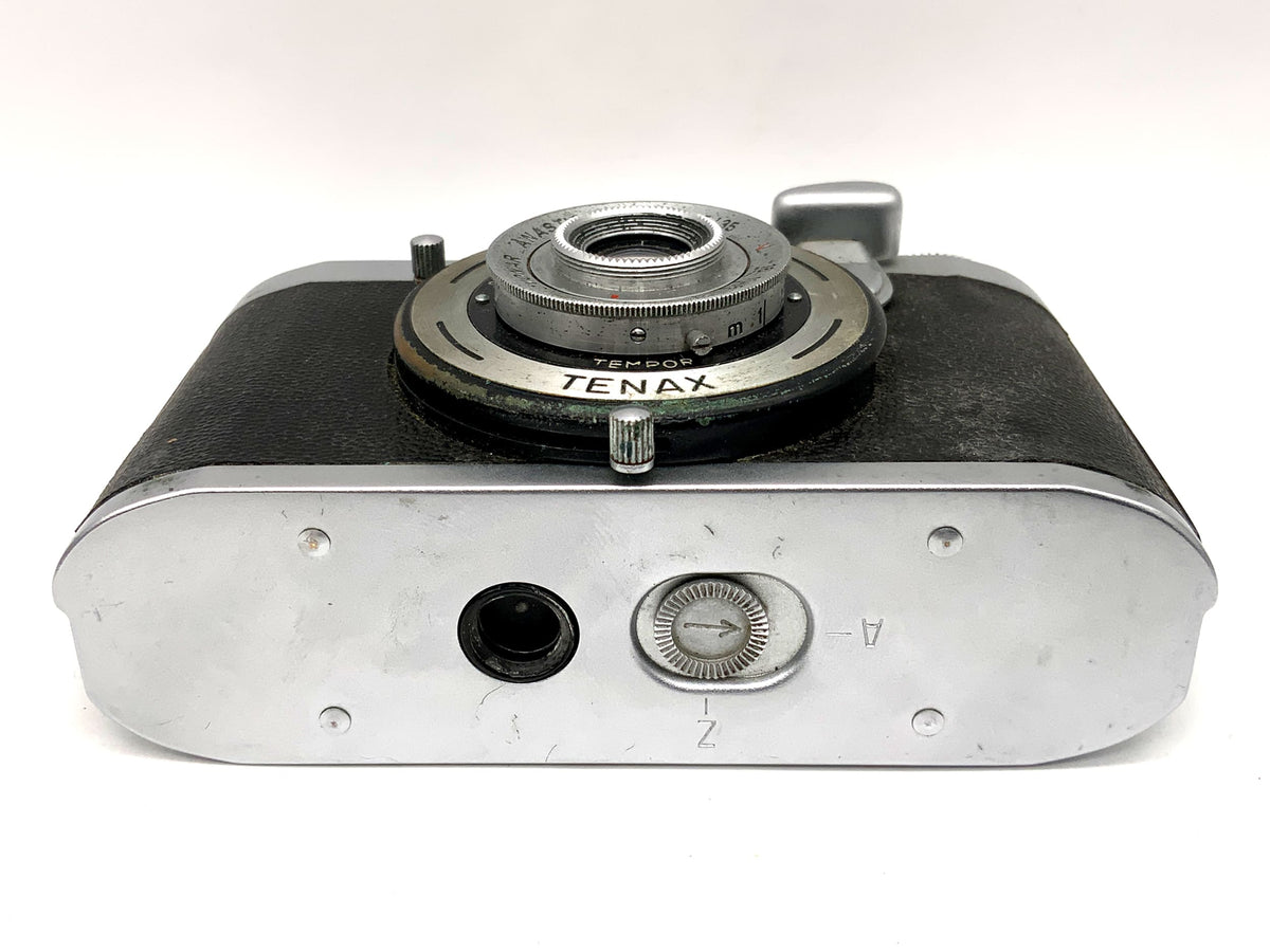 Zeiss Ikon Tenax viewfinder camera with Novonar Anastigmat 3.5/35mm V analog camera