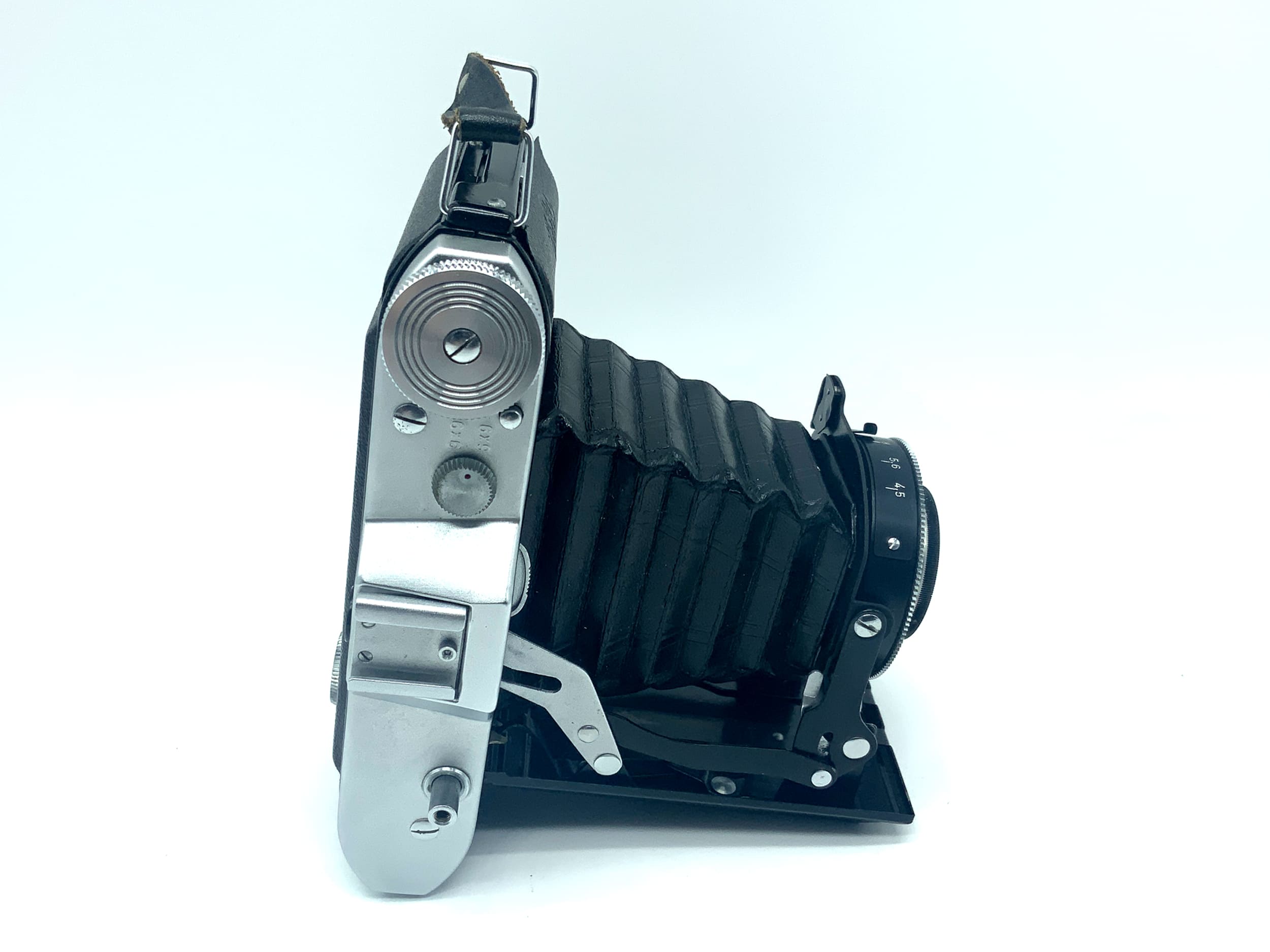 Welta Belfoca II folding camera with fine measuring Dresden Bonotar 10.5cm 1:4.5 red V