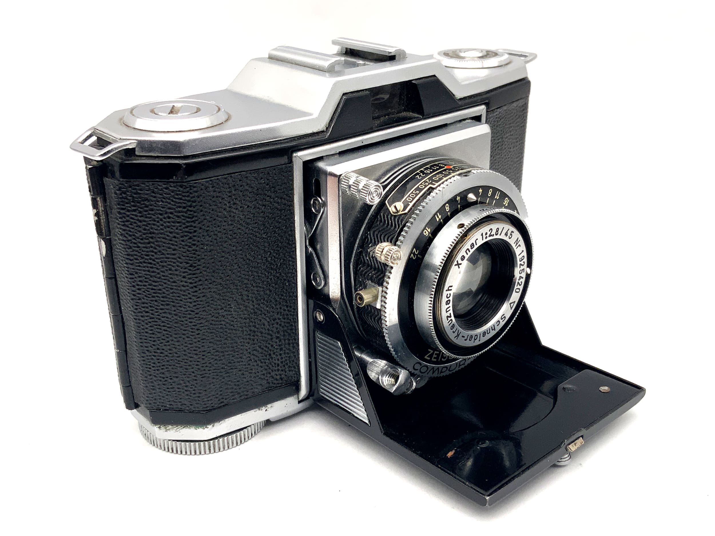 Zeiss Ikon Ikonta 522/24 folding camera with Xenar 45mm 1:2.8 Compur-Rapid