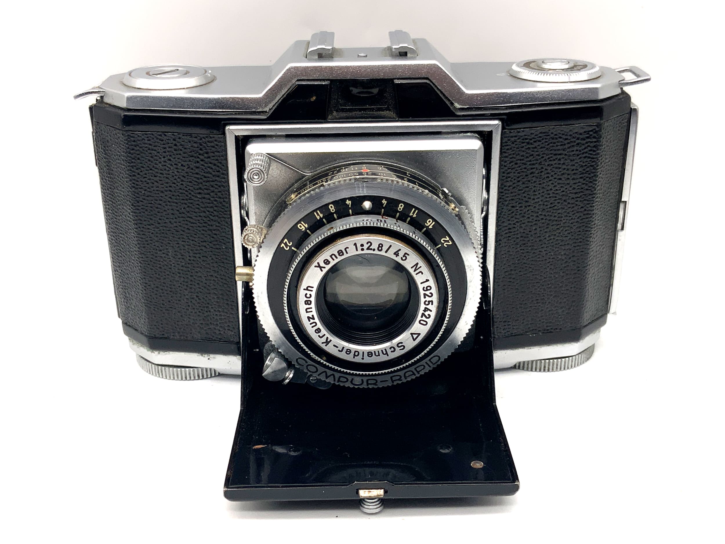 Zeiss Ikon Ikonta 522/24 folding camera with Xenar 45mm 1:2.8 Compur-Rapid