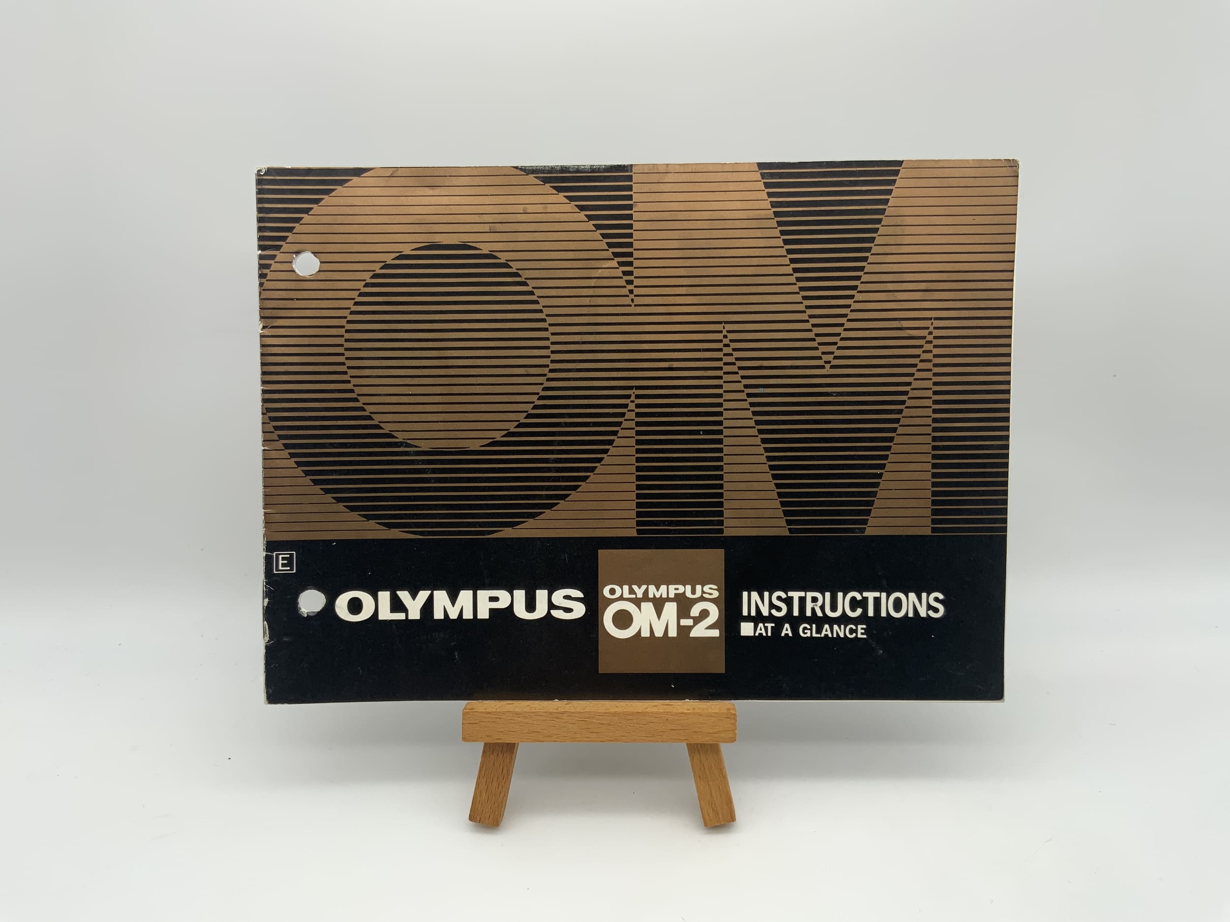 Olympus OM-2 at a glance User manual English