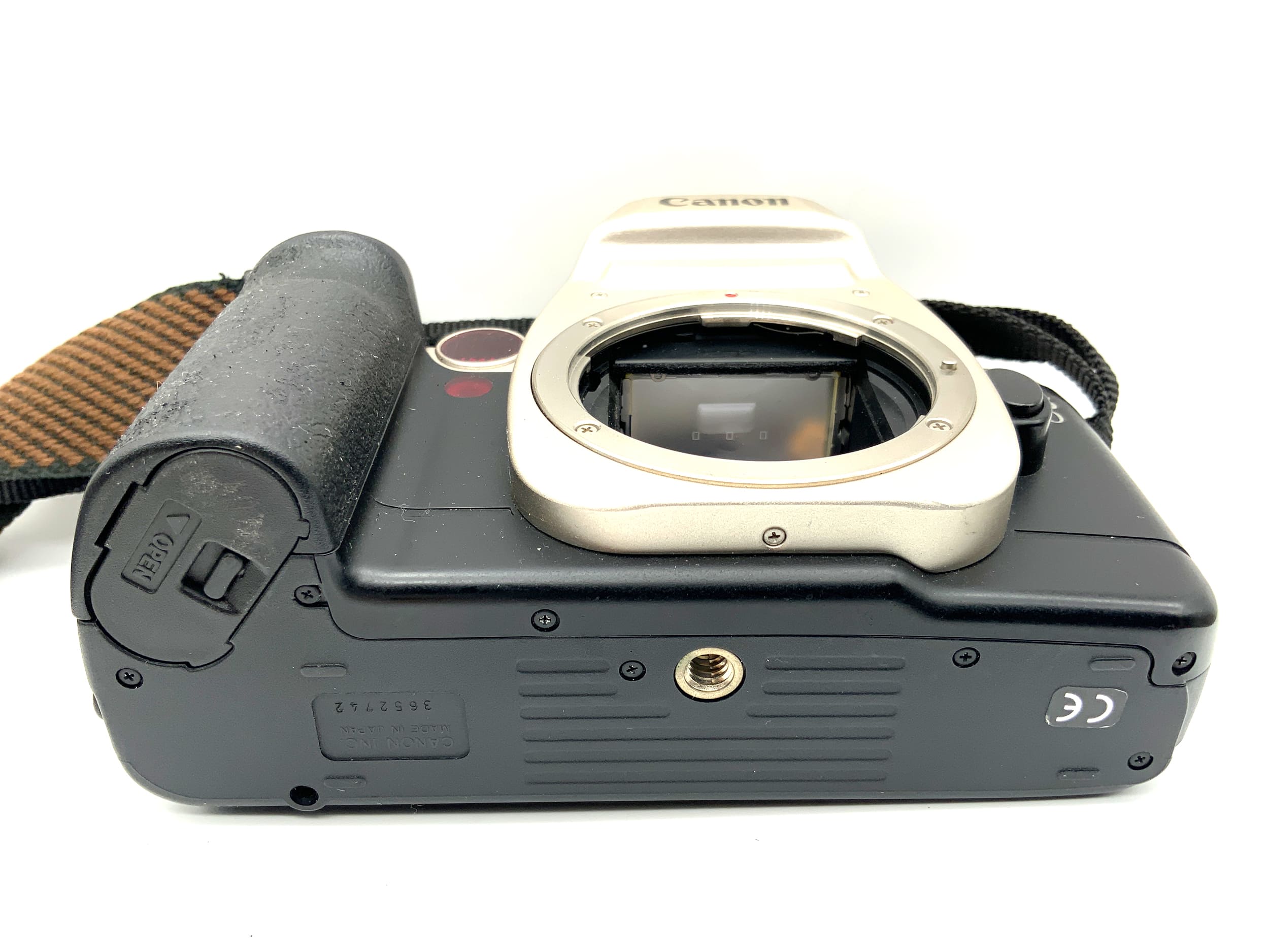 Canon EOS 50 SLR 35mm analog SLR camera body (Canon EF)