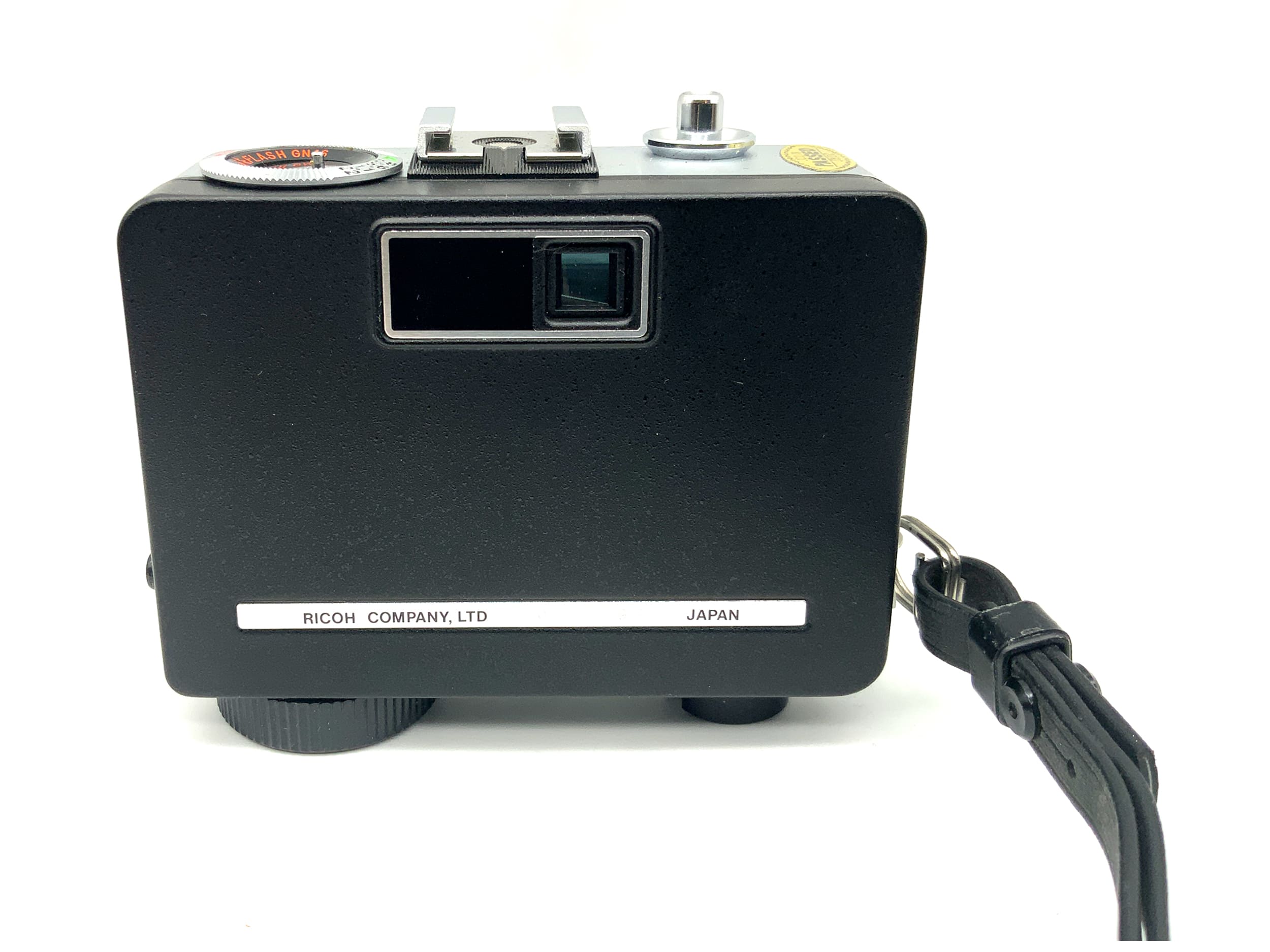 Ricoh Auto Half E2 viewfinder camera with F:2.8 f=25mm half-frame analog camera