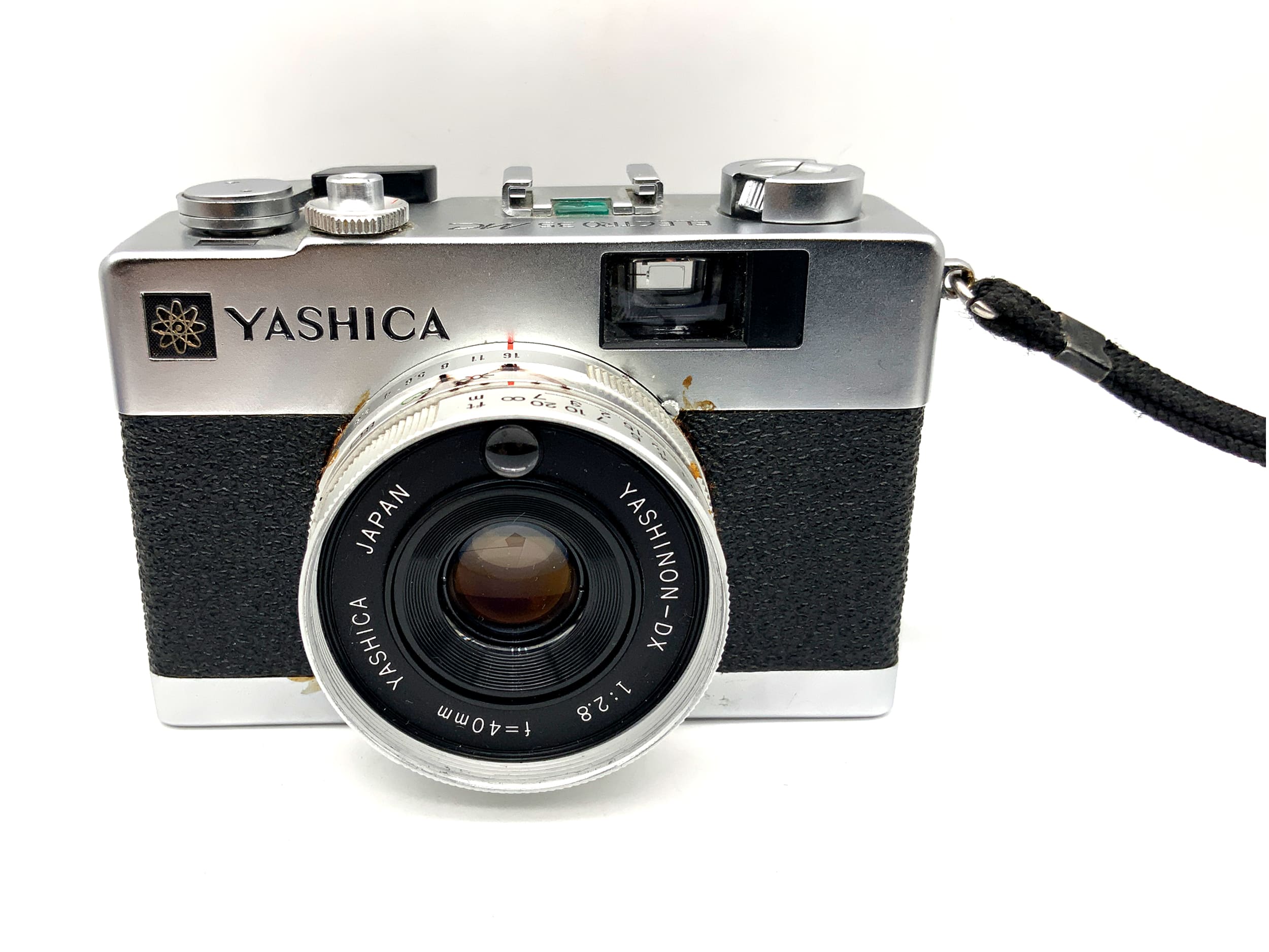 Yashica Electro 35 MC viewfinder camera with Yashinon DX 1:2.8 f=40mm analog camera