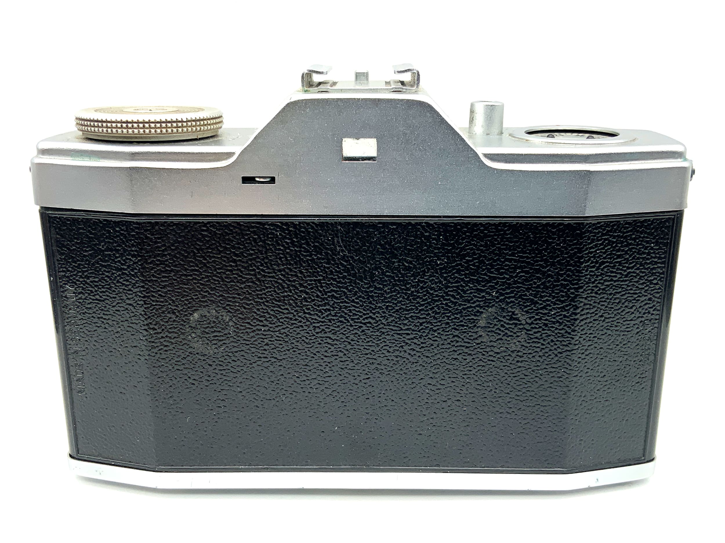 Pentacon Pentona rangefinder camera with Meyer Optik Trioplan 1:3.5 45mm Priomat lens