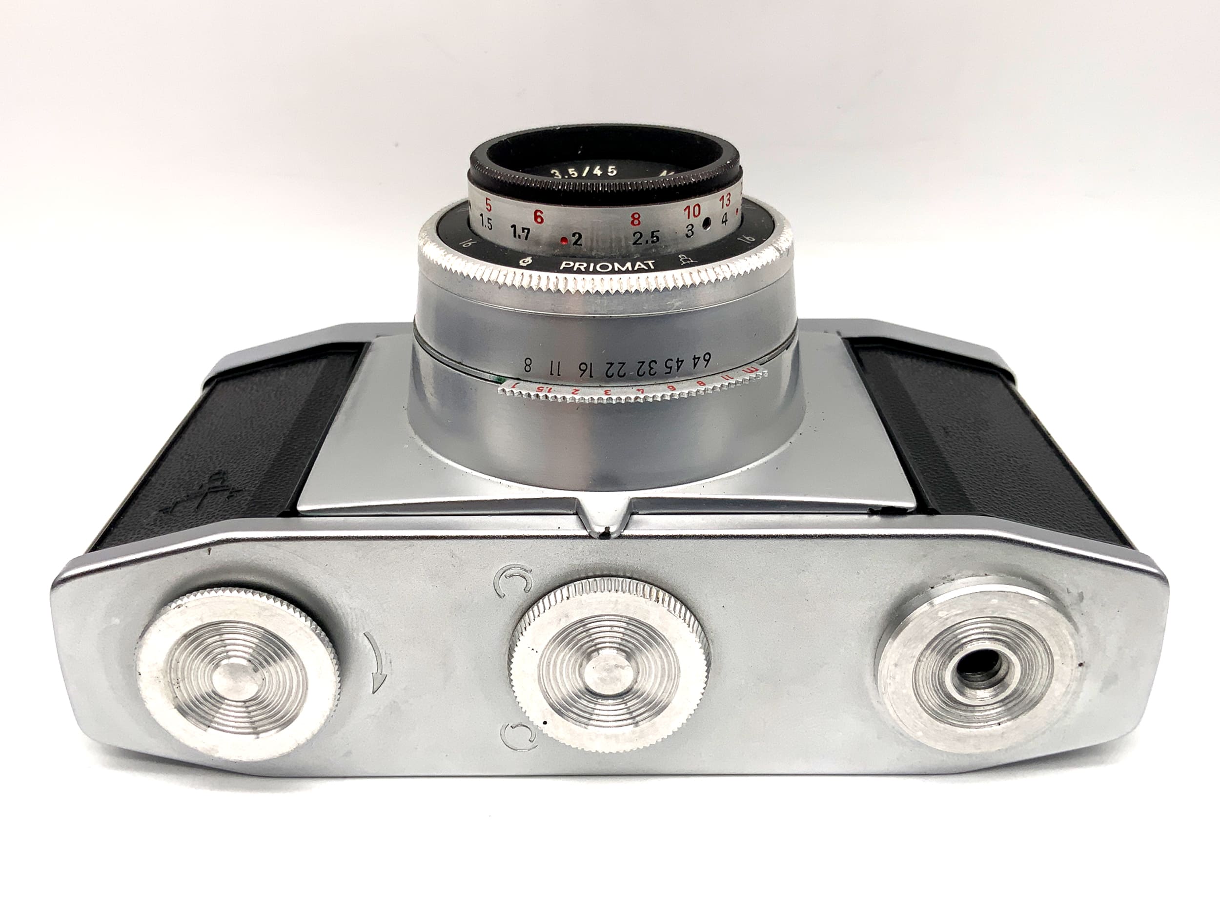 Pentacon Pentona II rangefinder camera with Meyer Optik Trioplan 1:3.5 45mm Priomat lens
