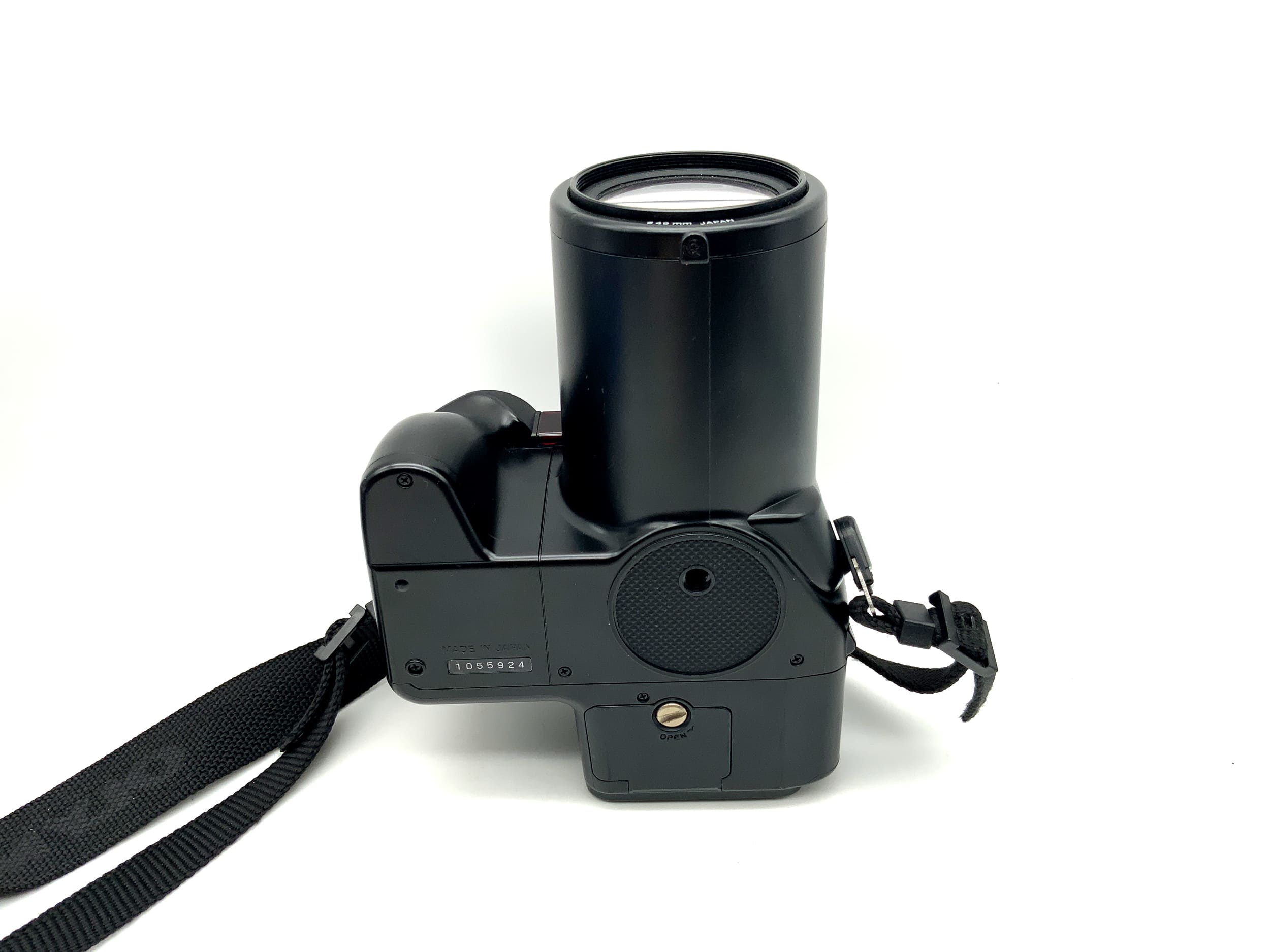 Olympus IS-2000 bridge camera with 1:4.5-5.6 35-135mm macro analog camera