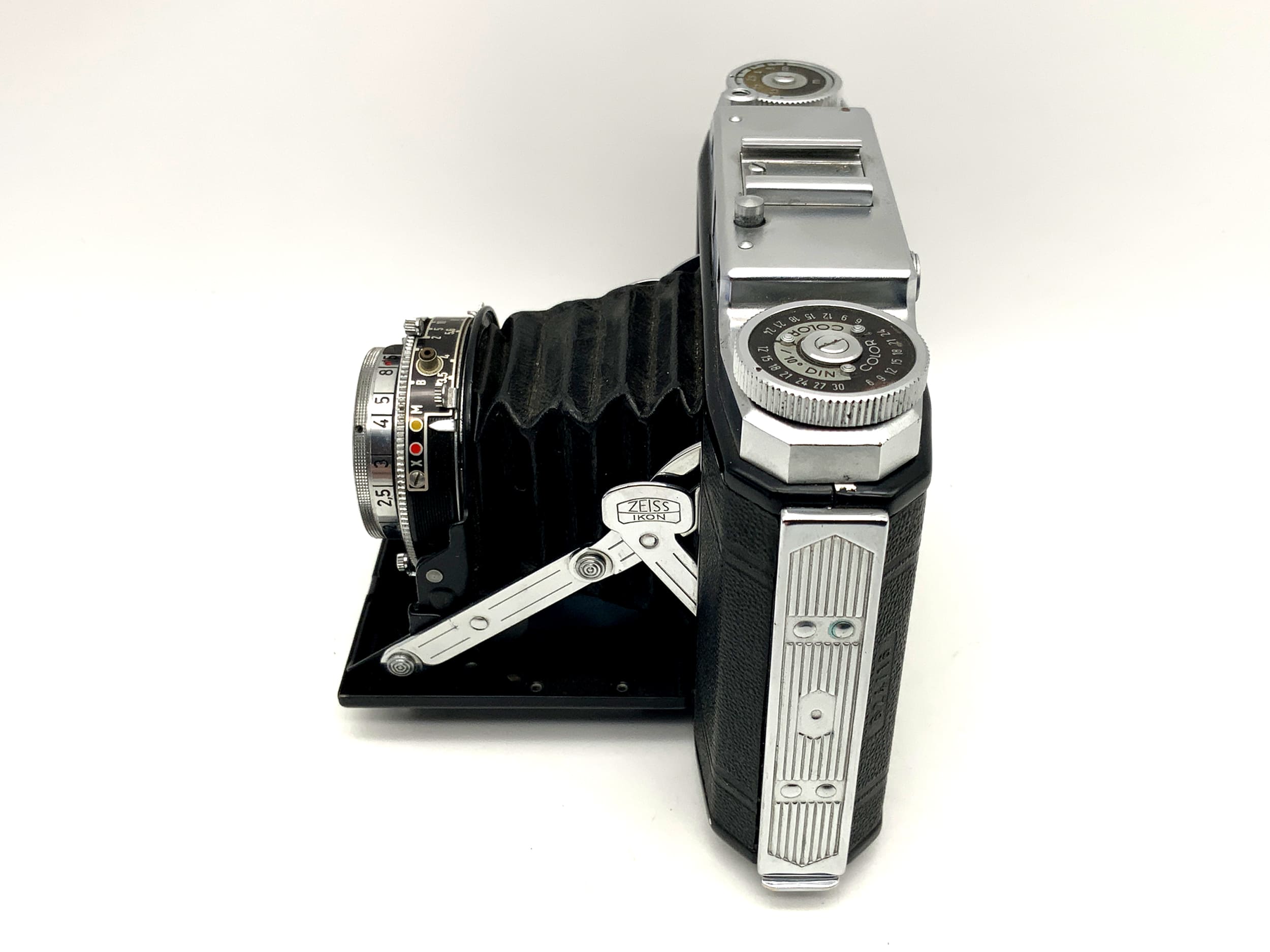 Zeiss Ikon Ikonta 524/16 folding camera Novar-Anastigmat 1:3.5 f=75mm Prontor SV