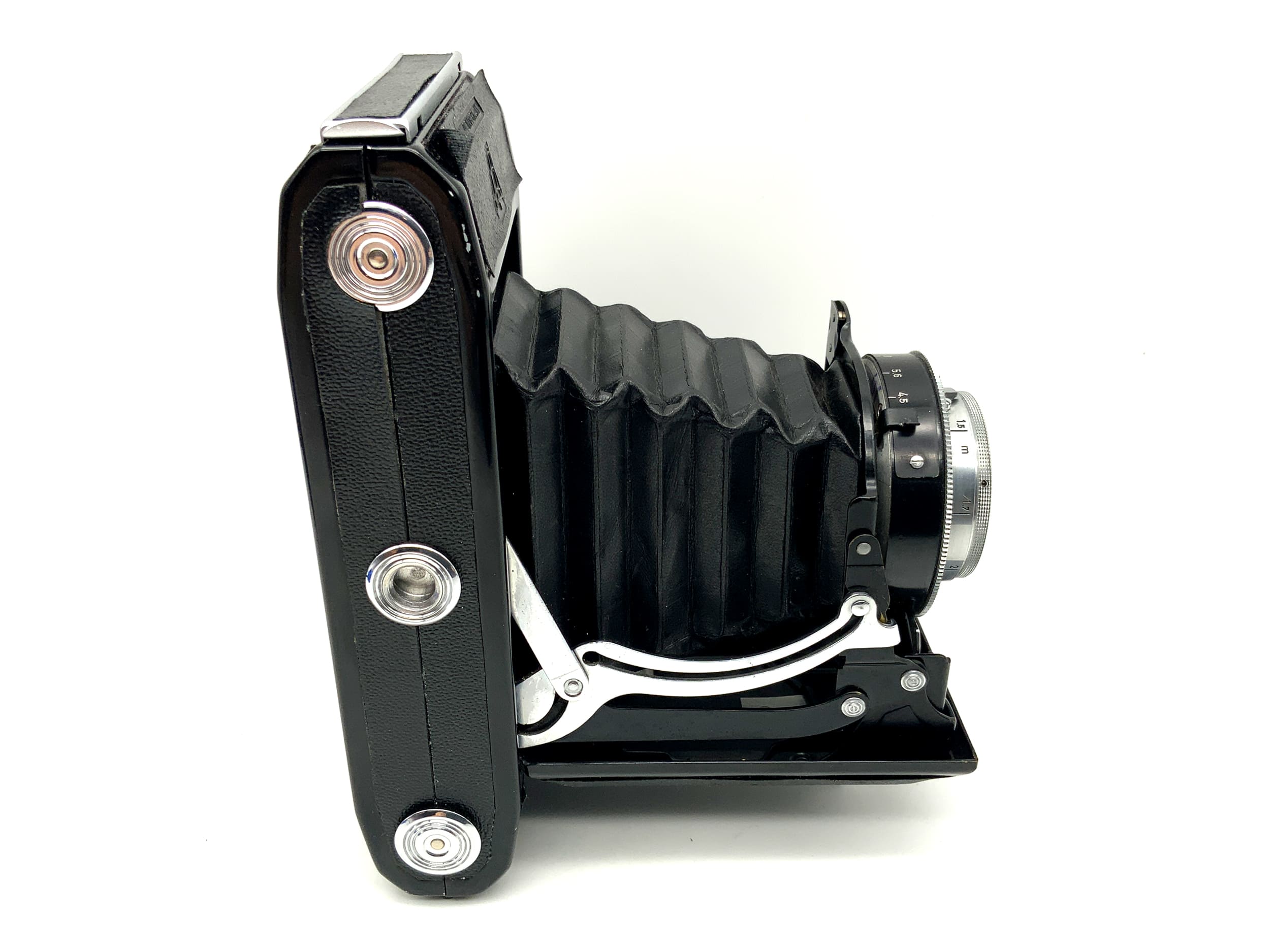 Pentacon Ercona II folding camera with Novar Anastigmat 1:4.5 110mm red V