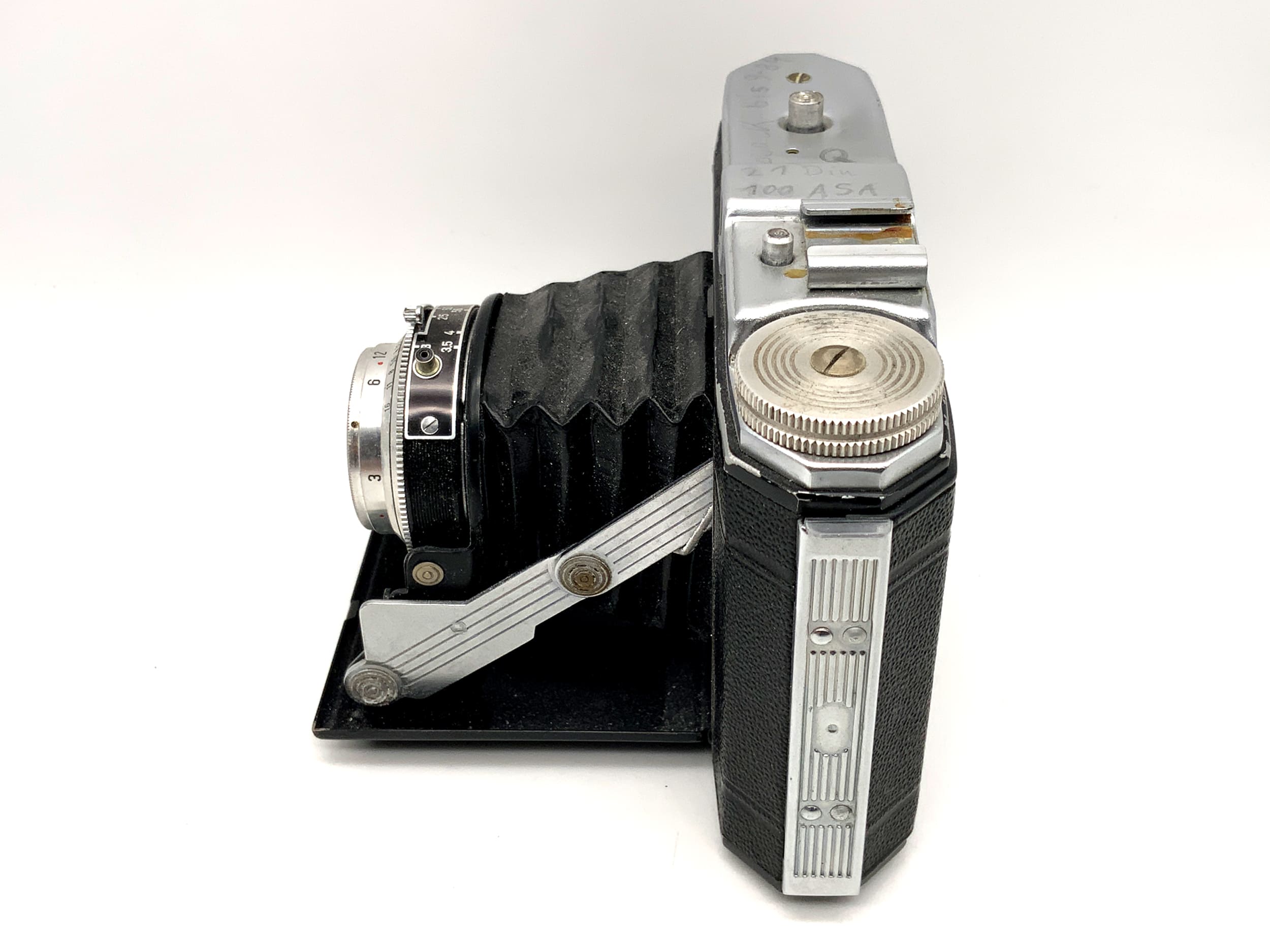 Dacora I folding camera Enna Munich Ennagon 1:3.5 f=7.5cm red C 6x6 medium format