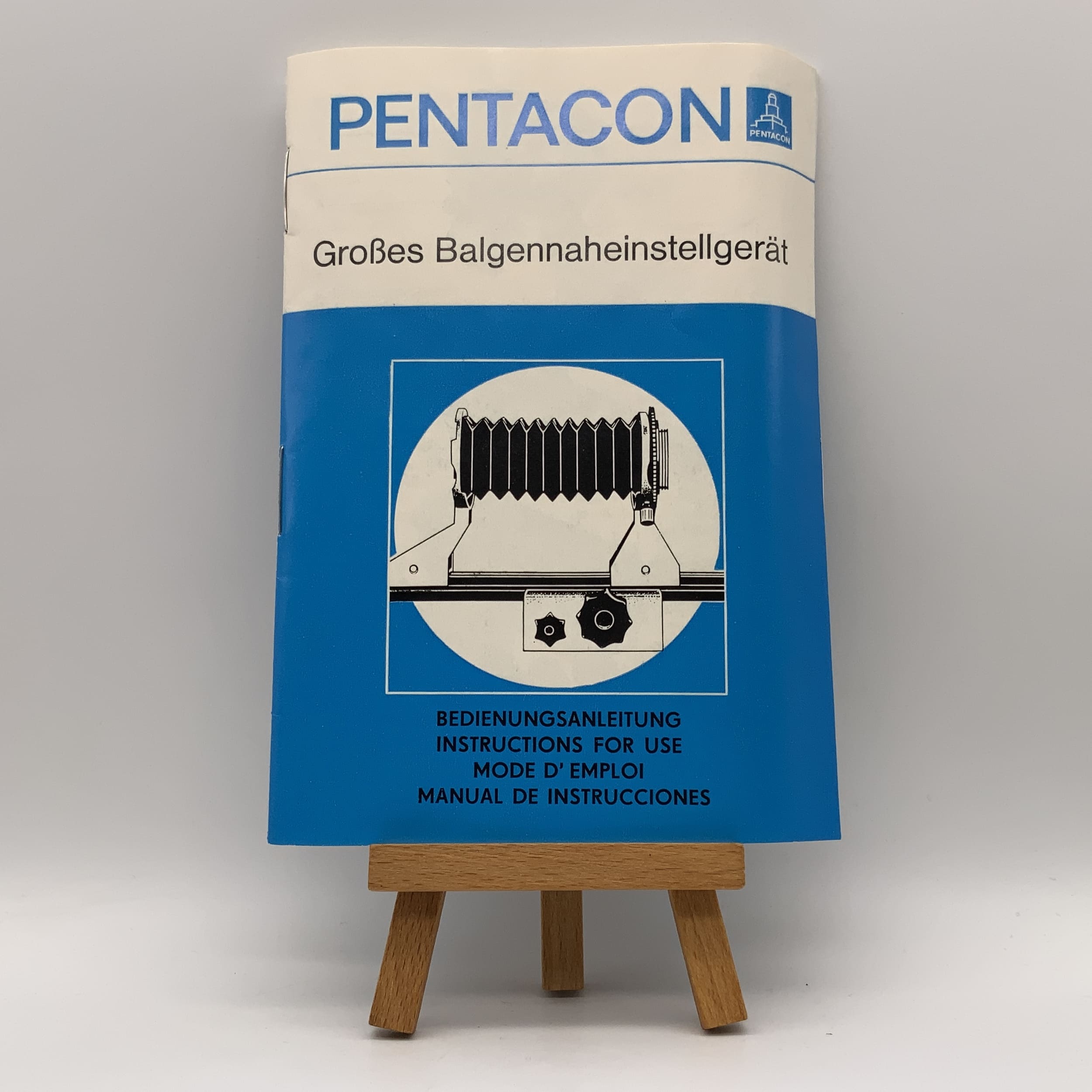 Pentacon Large Bellows Close-Up Device User Manual (German)