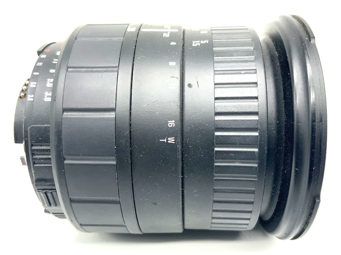 Sigma Aspherical Zoom Lens D UC 28-200mm 1:3.8-5.6 AF Zoomobjektiv (Nikon AF)