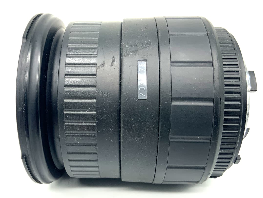 Sigma Aspherical Zoom Lens D UC 28-200mm 1:3.8-5.6 AF Zoomobjektiv (Nikon AF)