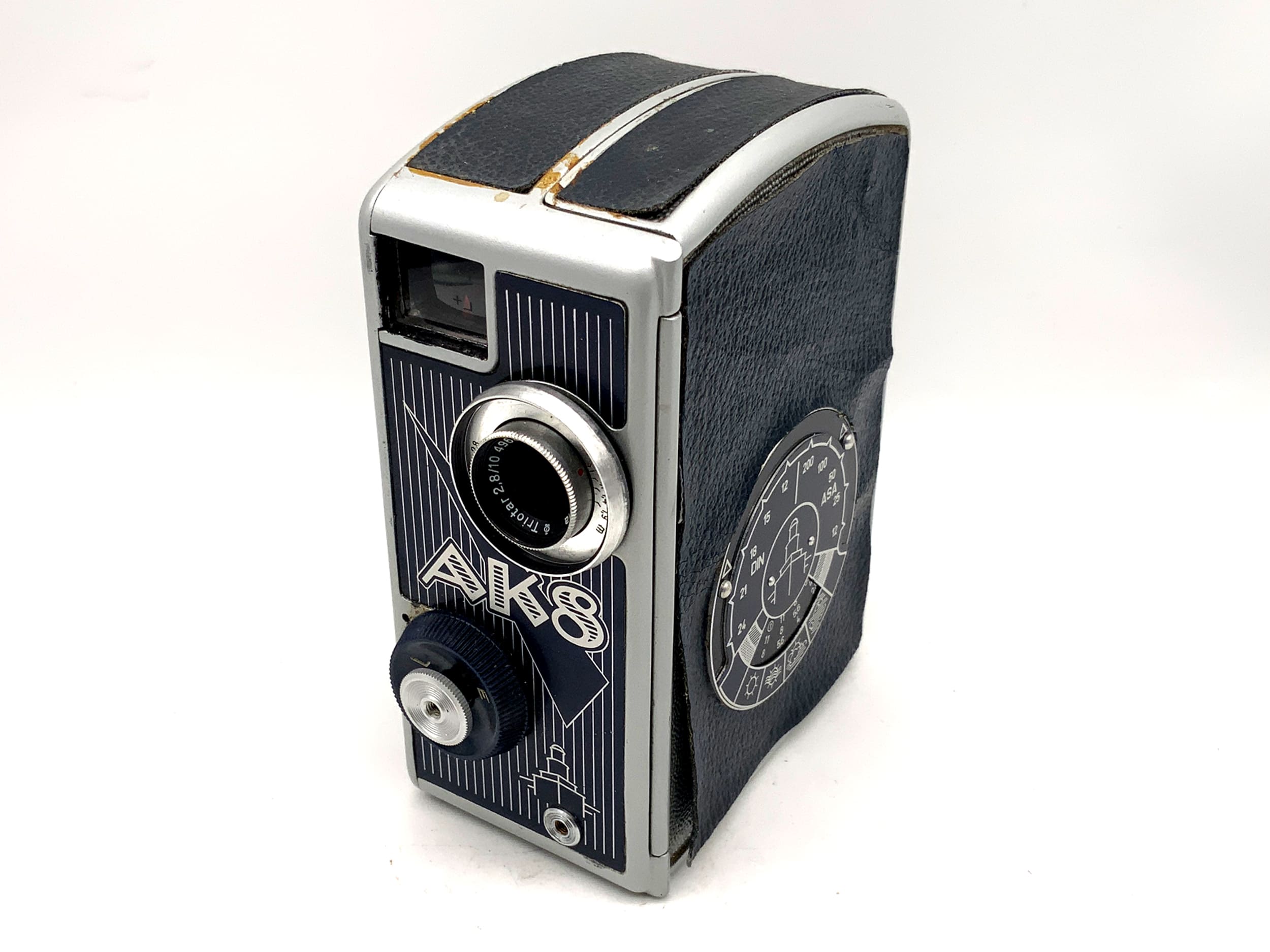 Pentacon AK 8 film camera with Carl Zeiss Triotar 2.8/10mm Super 8
