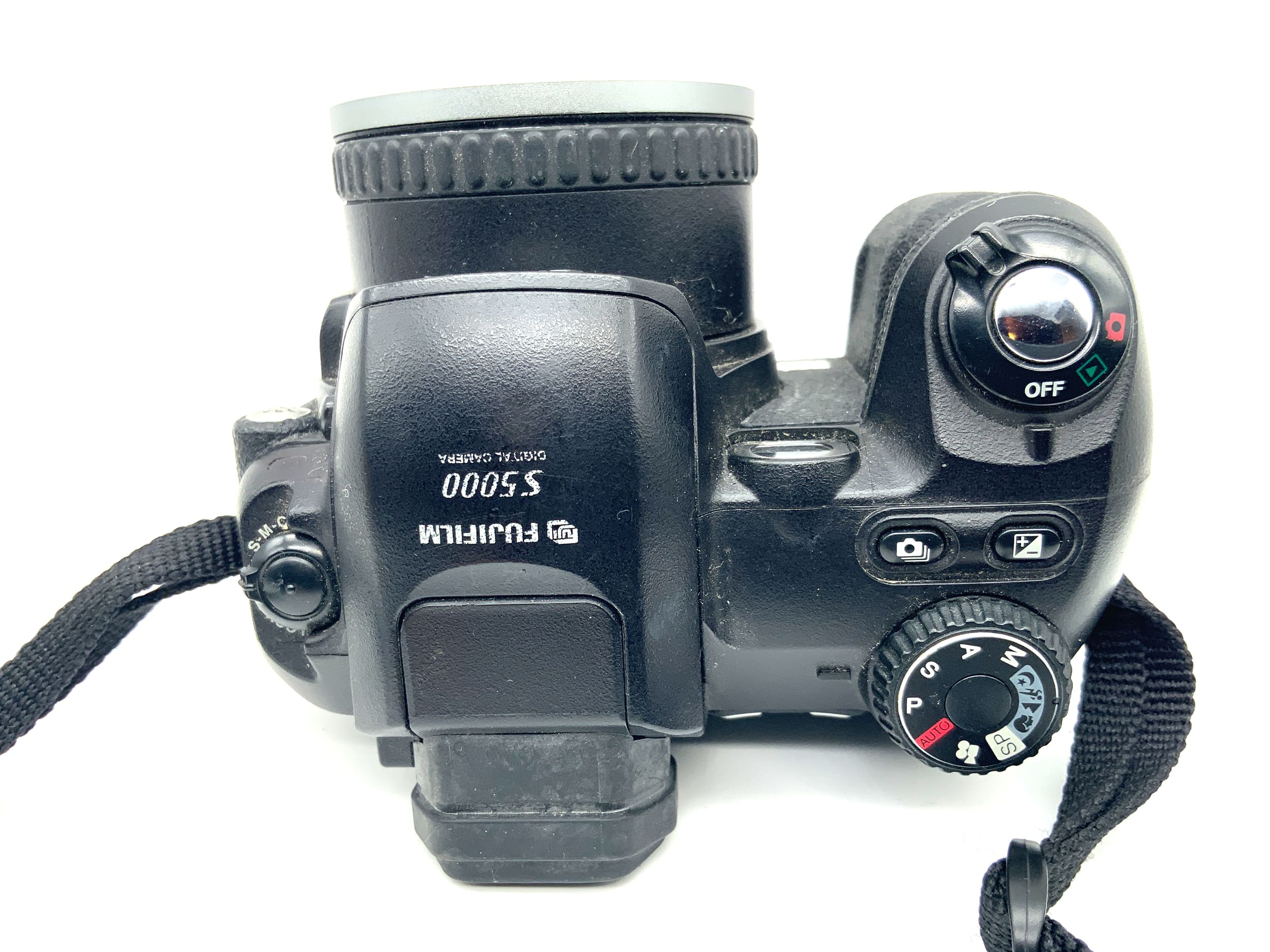 Fujifilm Finepix S5000 Bridge camera with 5.7-57mm 1:2.8-3.1 digital camera