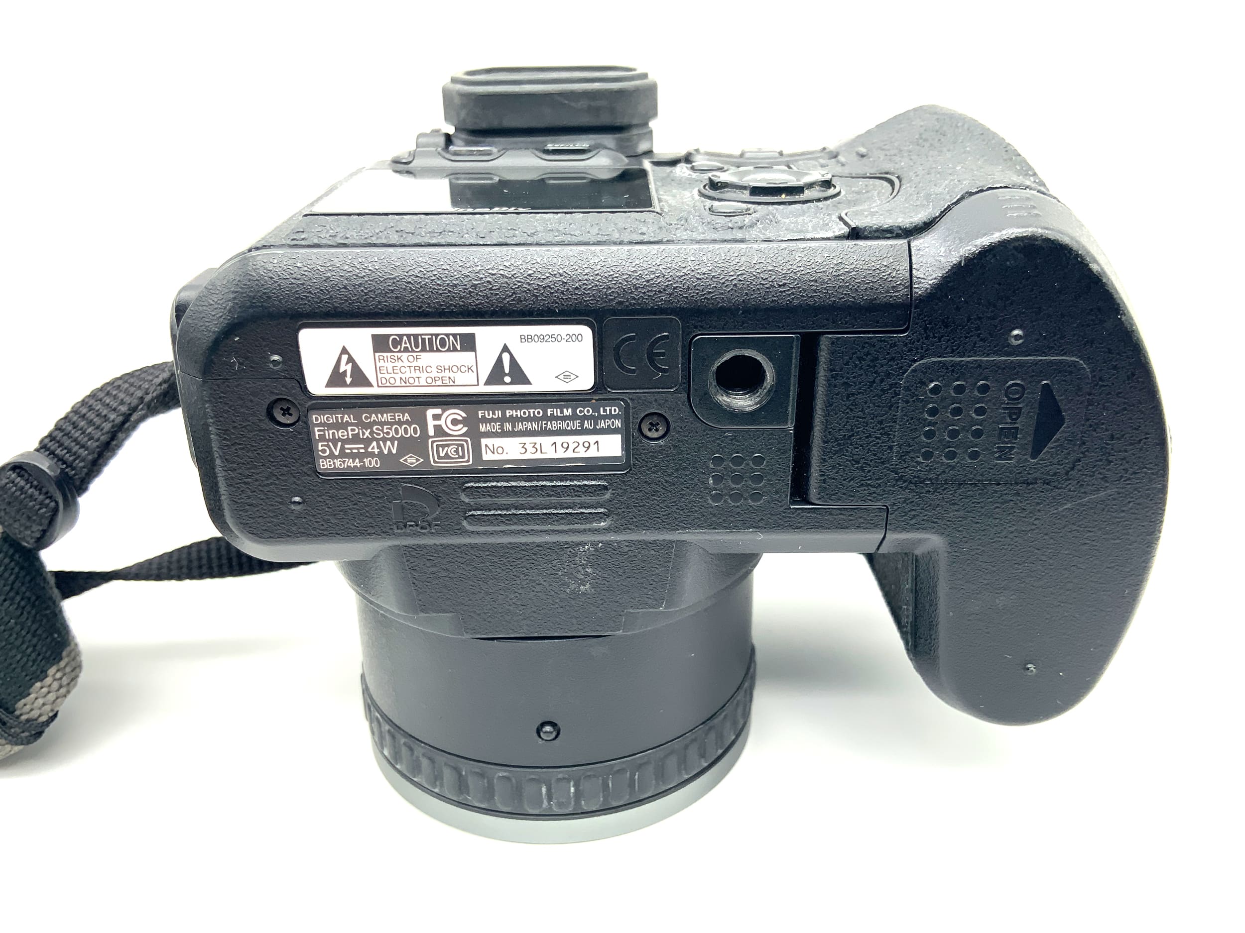 Fujifilm Finepix S5000 Bridge camera with 5.7-57mm 1:2.8-3.1 digital camera
