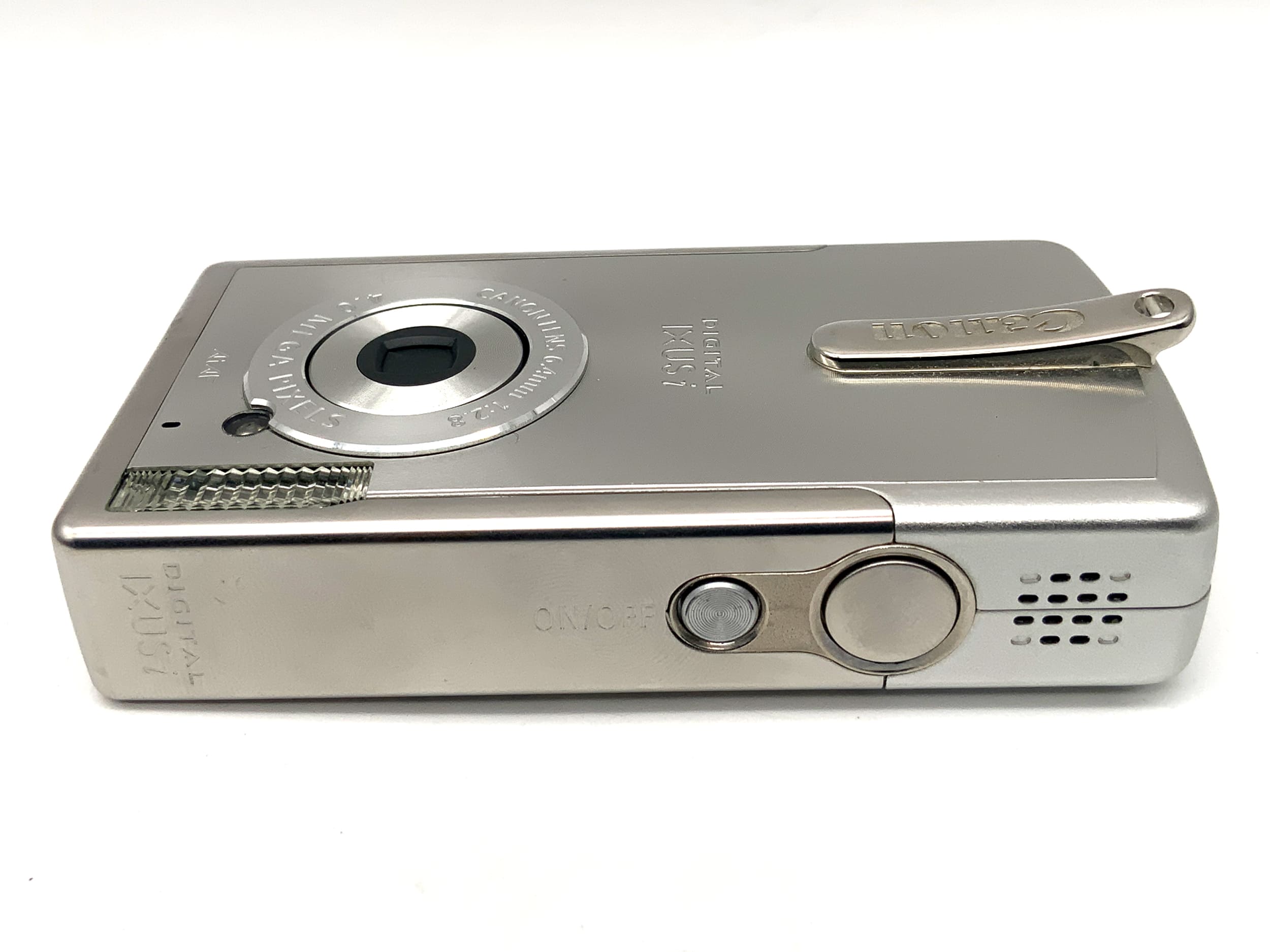 Canon Digital Ixus i digital compact camera with 6.4mm 1:2.8