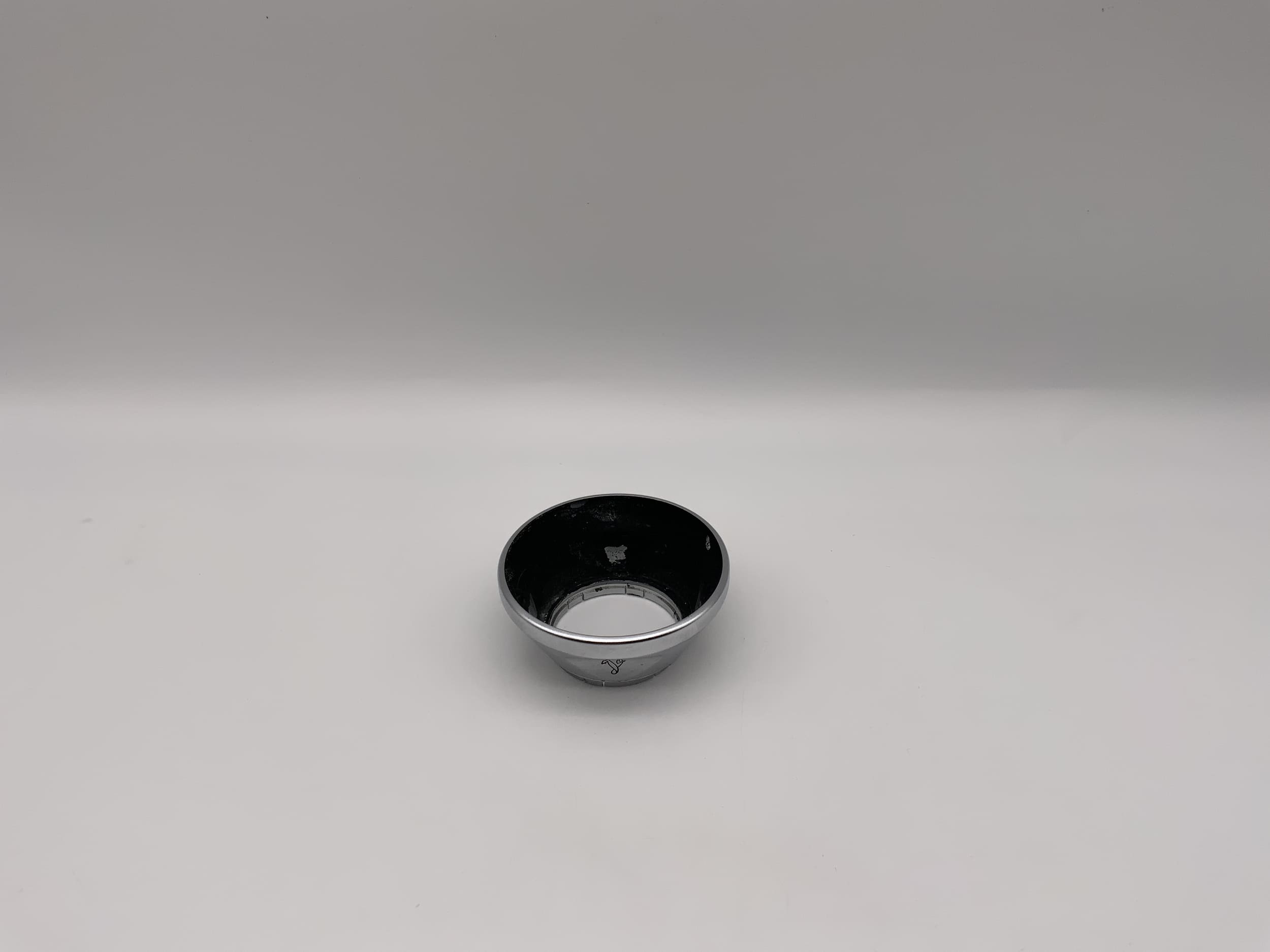 Voigtländer 310/32 silver metal lens hood