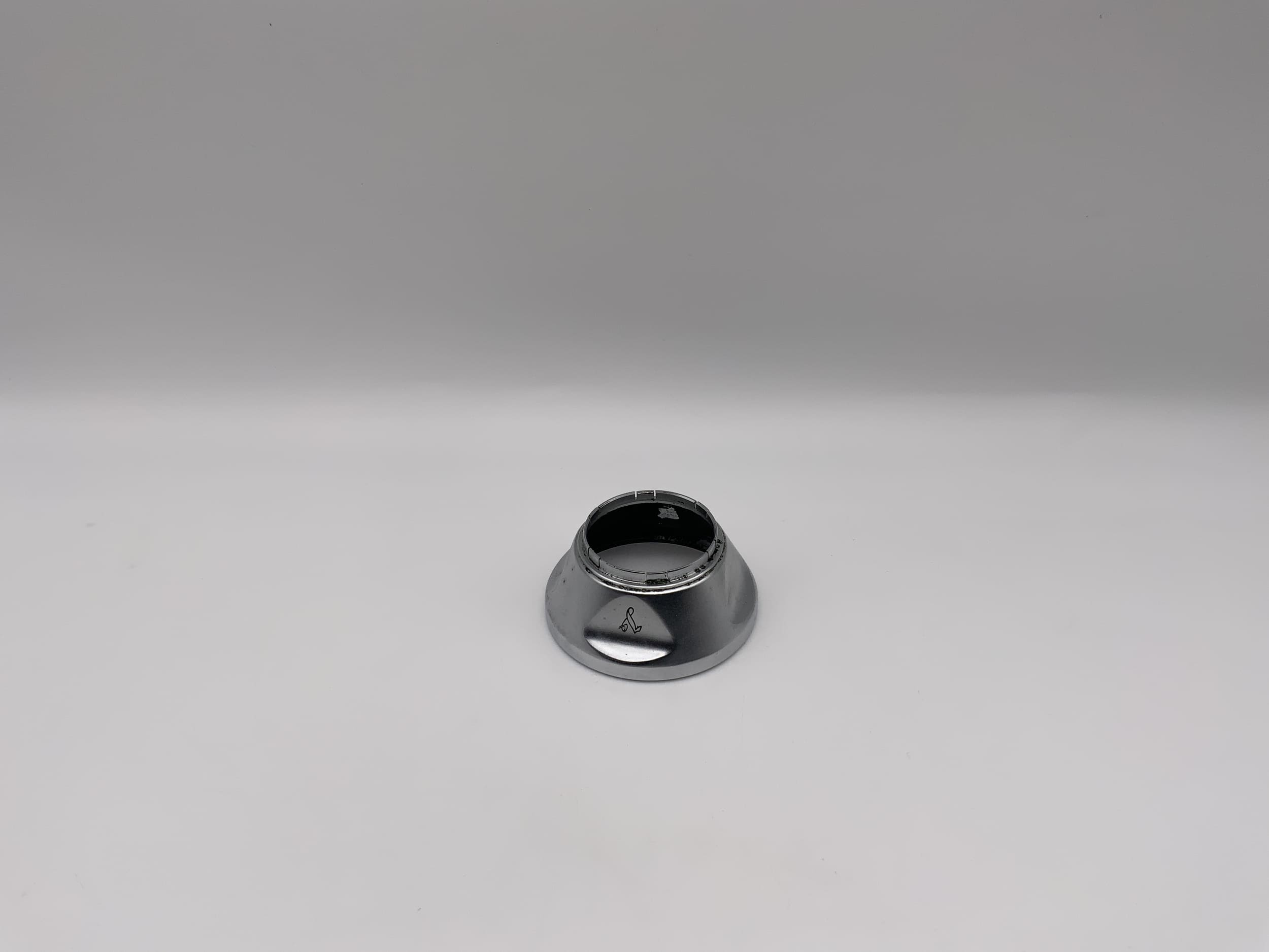 Voigtländer 310/32 silver metal lens hood