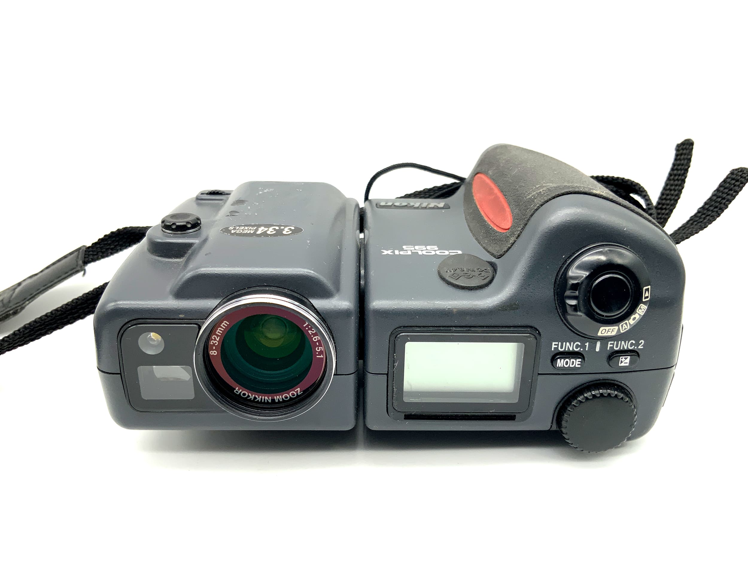 Nikon Coolpix 995 Digital Compact Camera with Zoom Nikkor 8-32mm 1:2.6-5.1