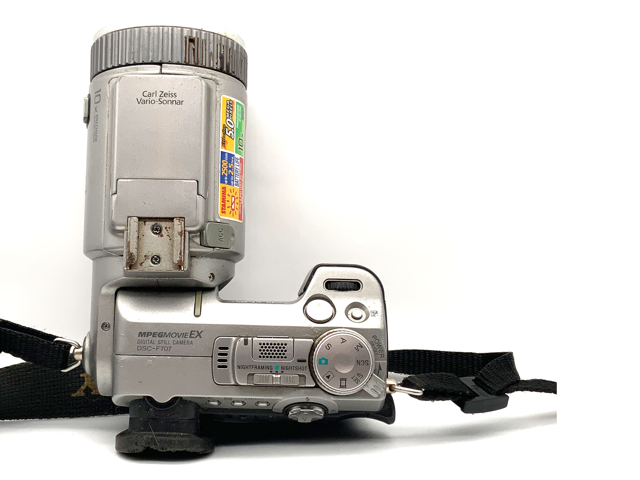 Sony CyberShot DSC-F707 bridge camera with Carl Zeiss Vario-Sonnar digital camera