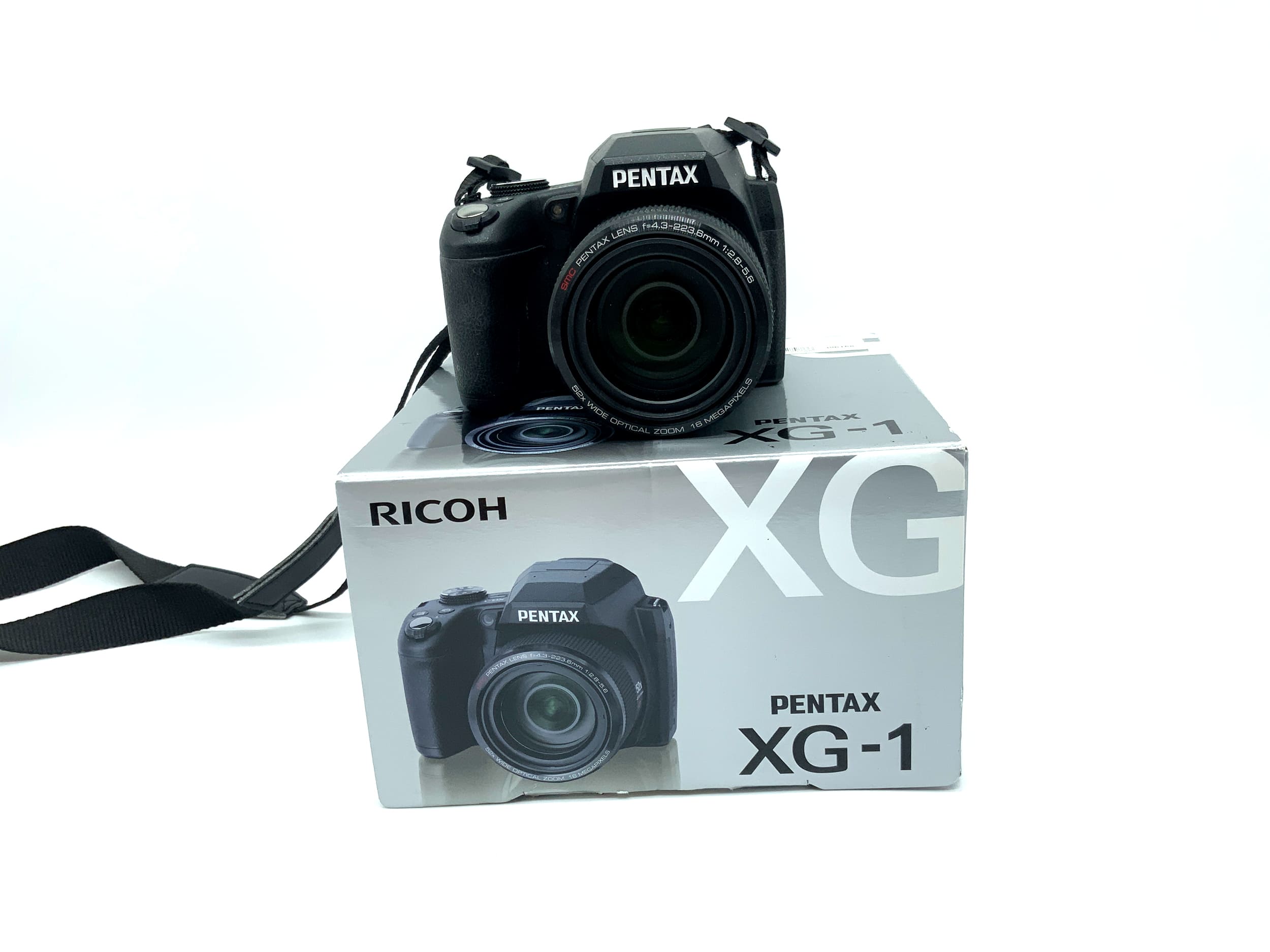 Pentax XG-1 Bridge camera with 4.3-223.6mm 1:2.8-5.6 digital camera