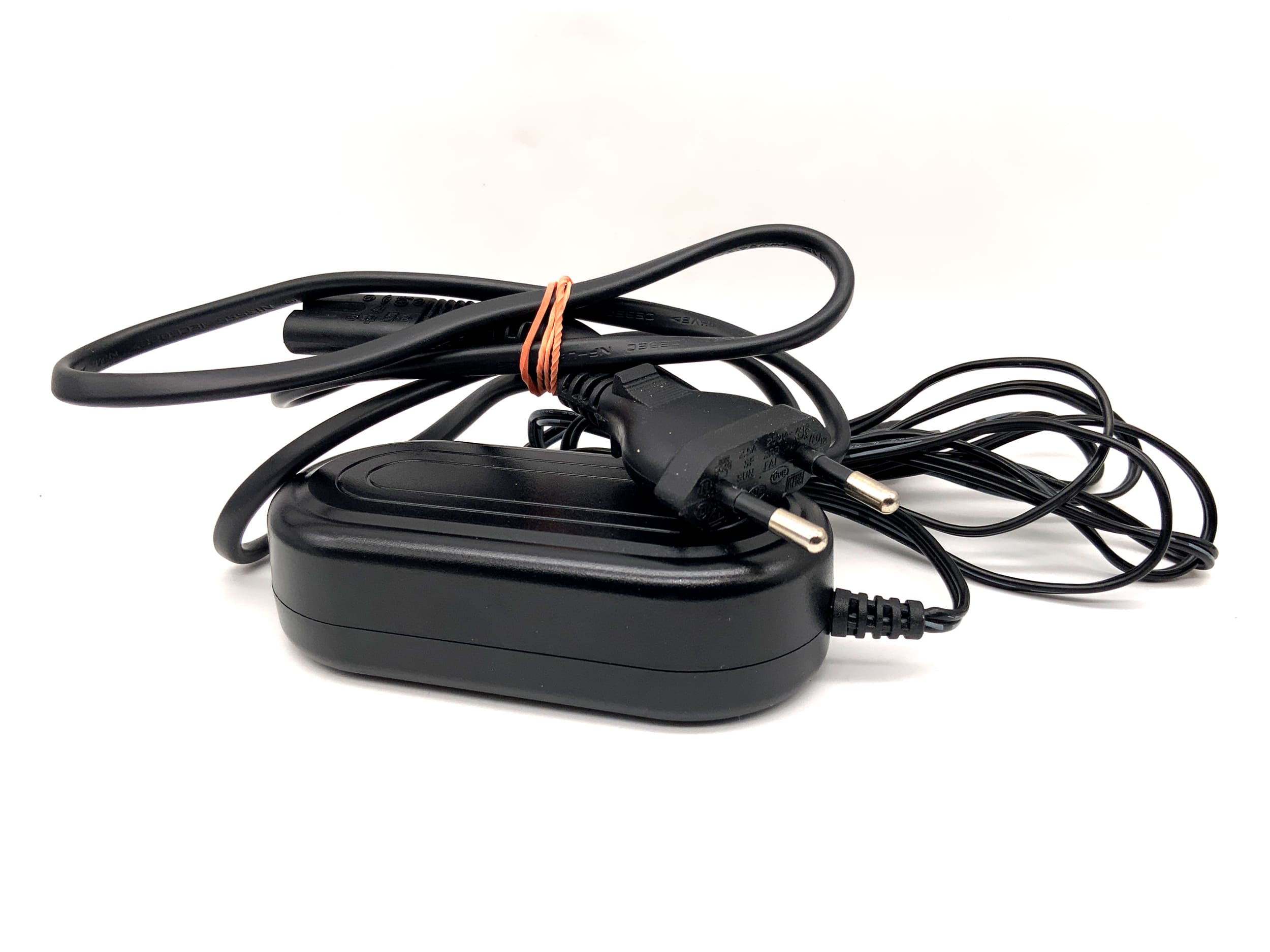 JVC GC-PX100BE Camcorder with 3.76-37.6mm 1:1.2 lens, including battery