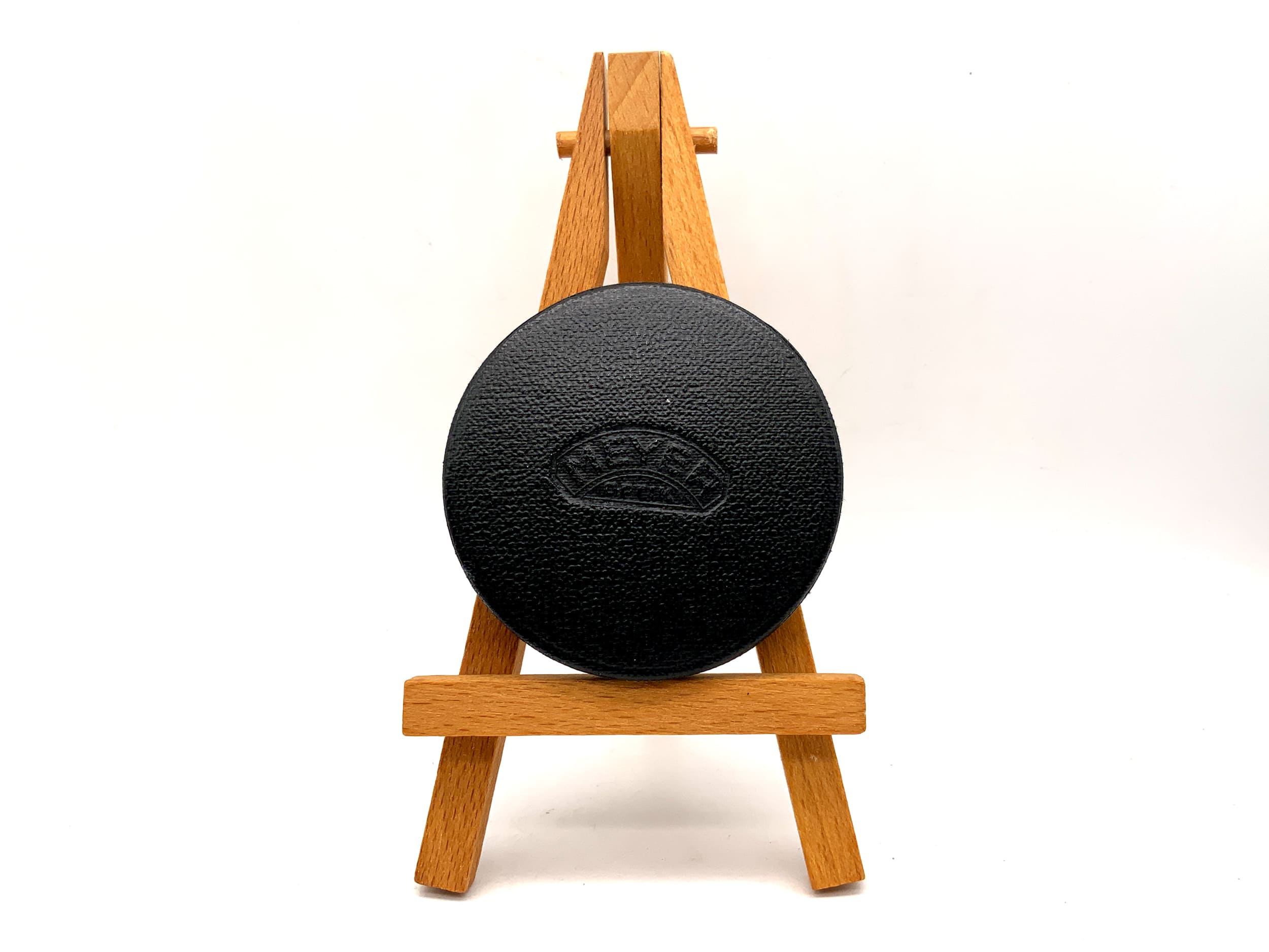 Meyer Optik Görlitz Slip-On Leather Lens Cap (51mm)