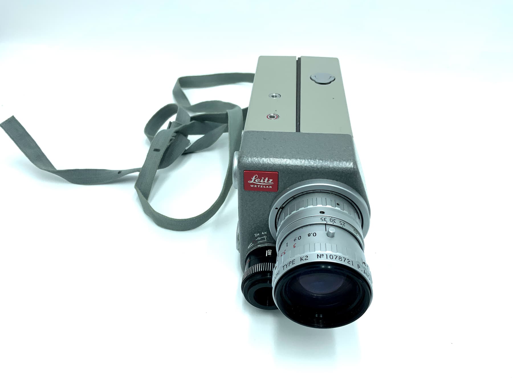 Leicina 8SV Filmkamera mit Angeniux Zoom Type K2 7-35mm 1:1.8