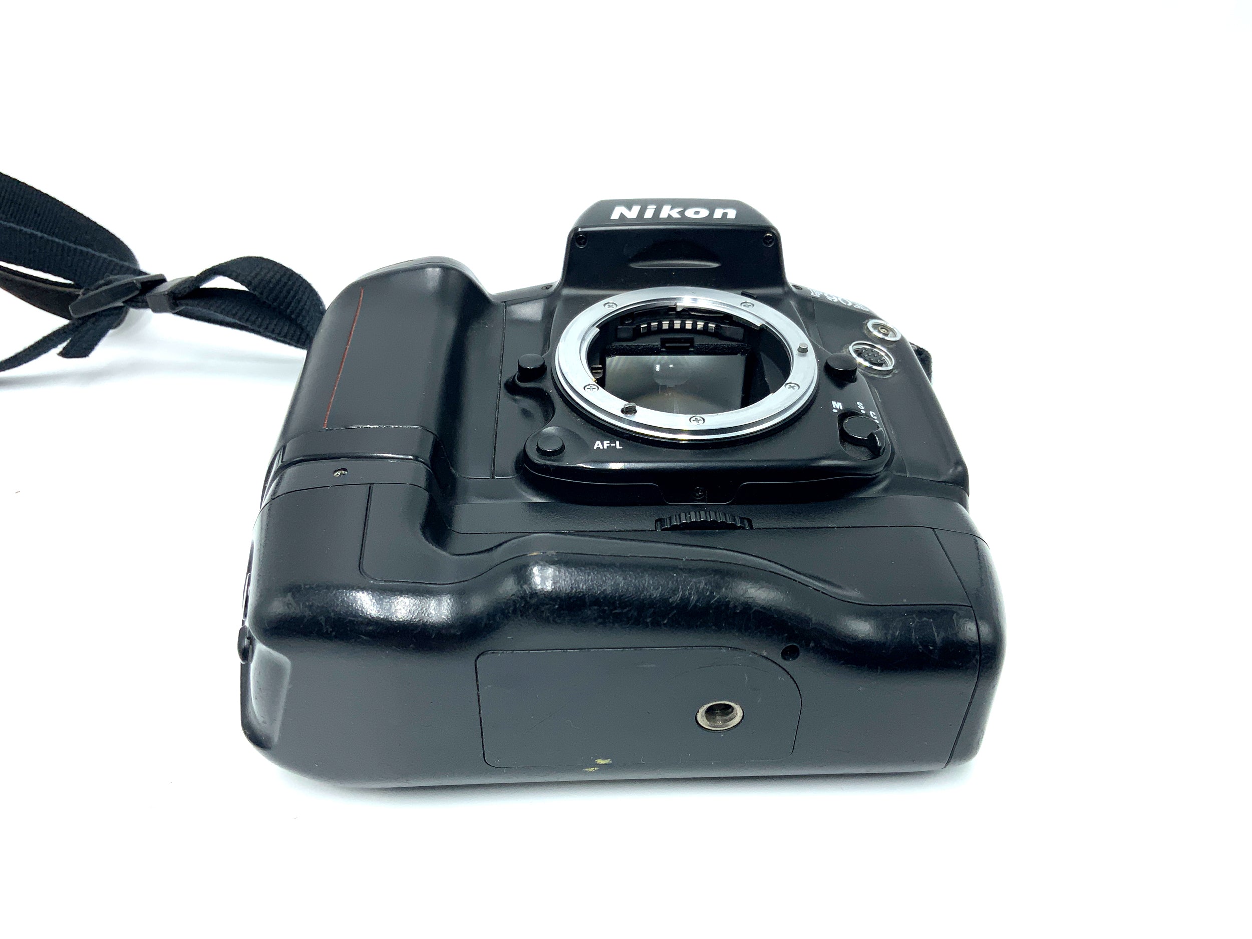 Nikon F-90X SLR mit MB-10 Batteriegriff 35mm SLR analog Body (Nikon AF)