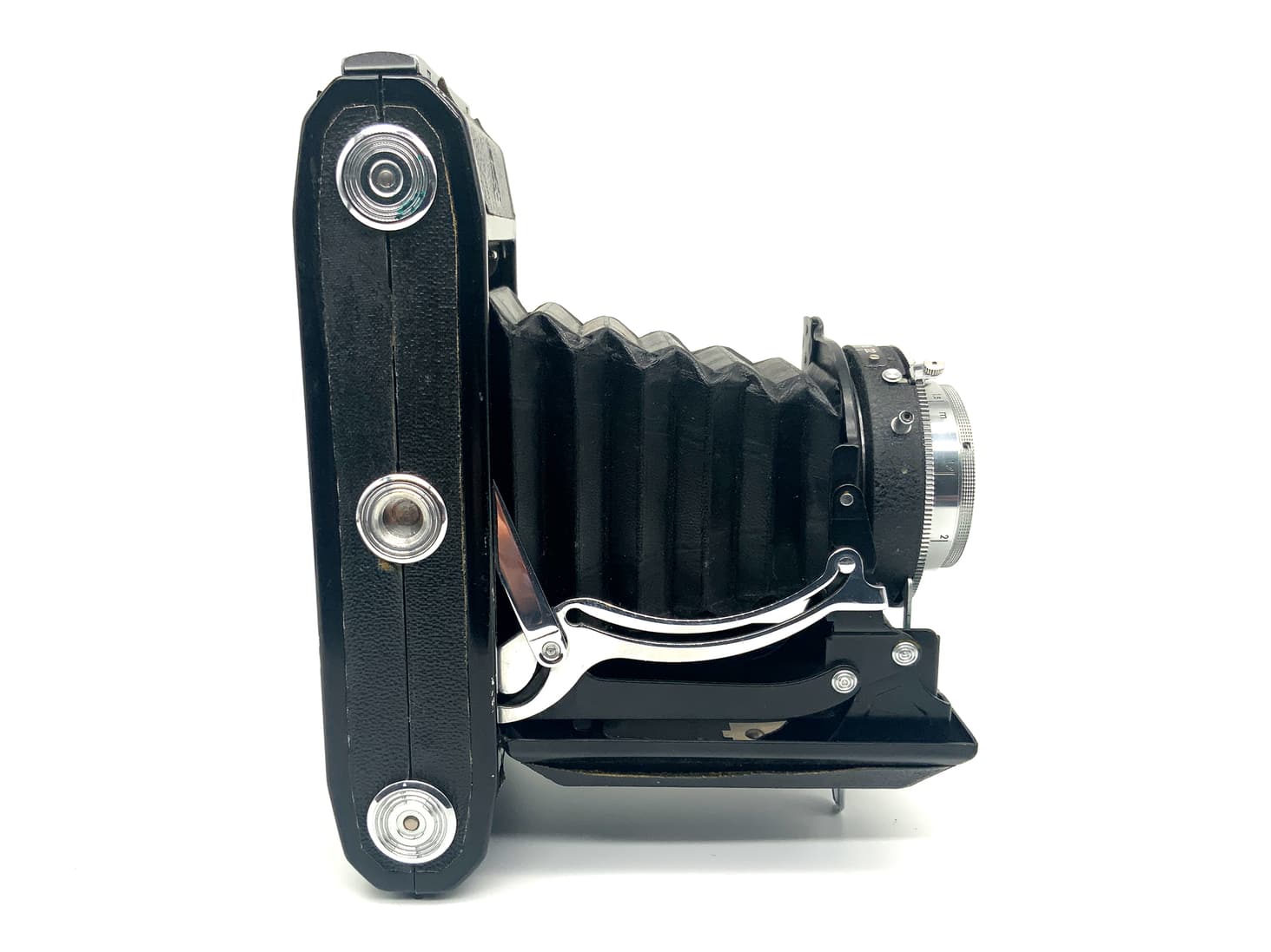 Pentacon Ercona II folding camera with Novar Anastigmat 1:4.5 110mm red V