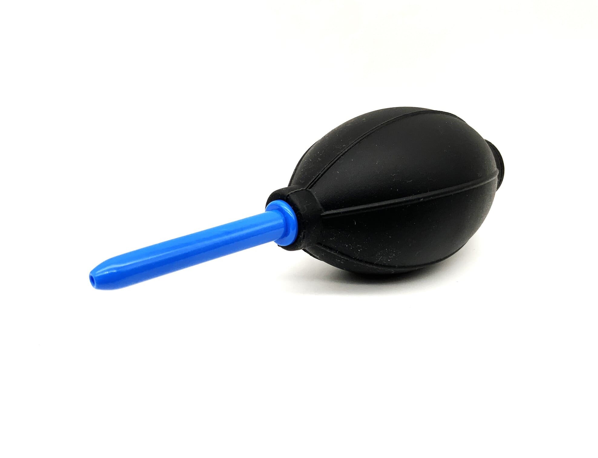Camera cleaning kit with cleaning pen and air pump