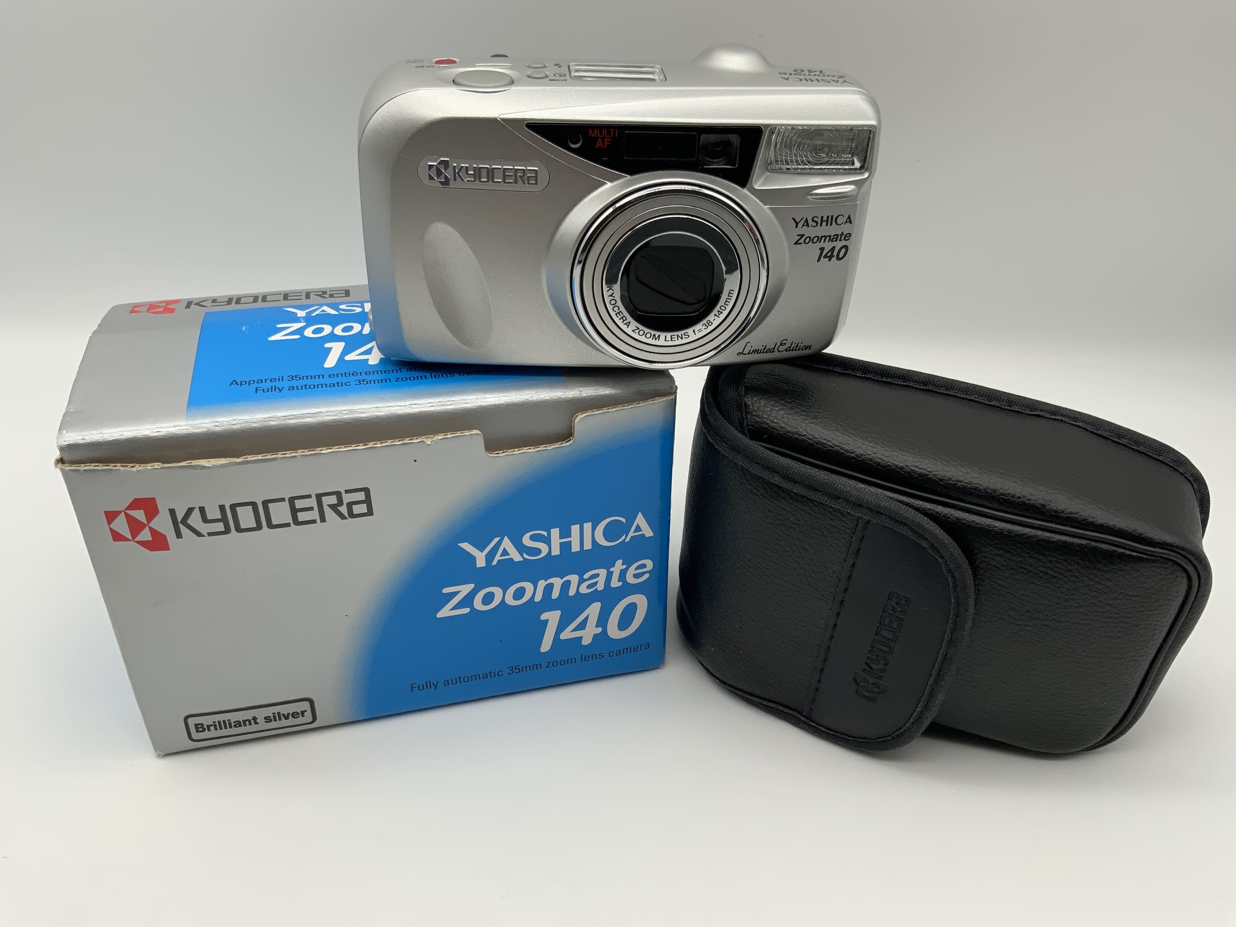 Yashica Zoomate 140 Compact Camera Point&amp;Shoot Camera 35mm Original Packaging without Battery