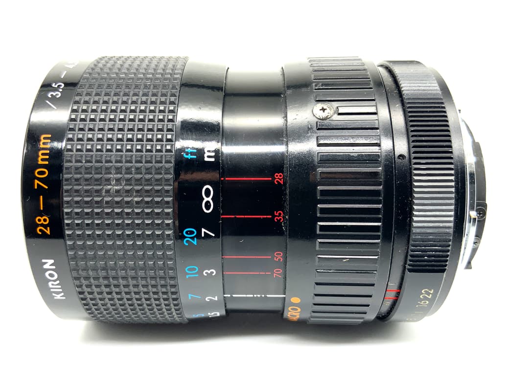 Kiron Macro 1:4 MC 28-70mm 1:3.5-4.5 Objektiv Zoomobjektiv (Yashica/Contax)