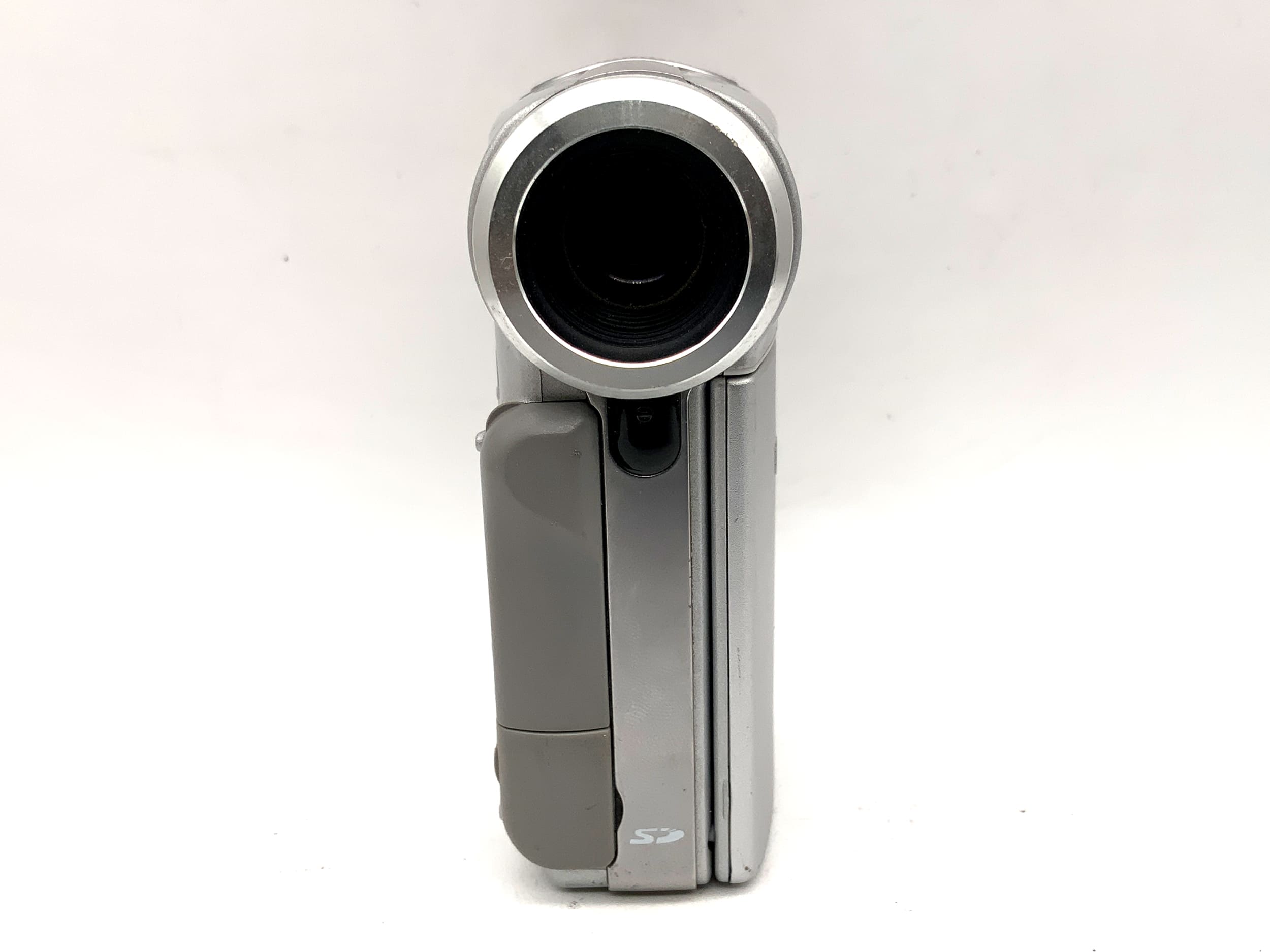 Panasonic SV-AV100 camcorder with 2.3-23mm video camera