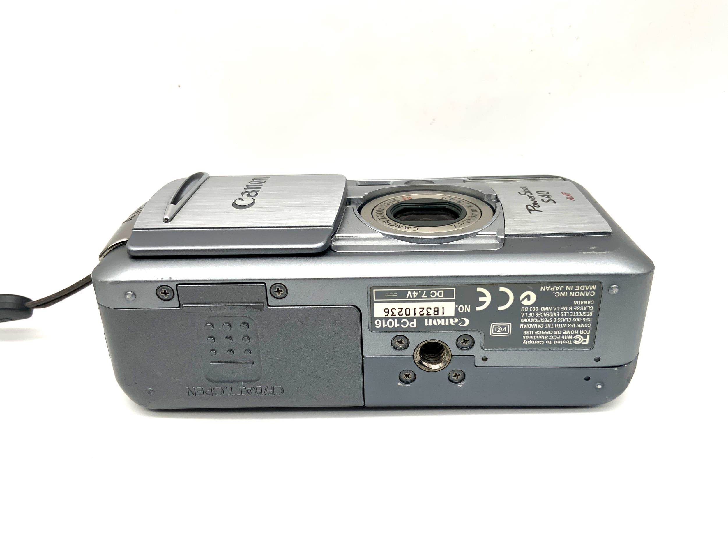 Canon PowerShot S40 digital compact camera with 7.1-21.3mm 1:2.8-4.9