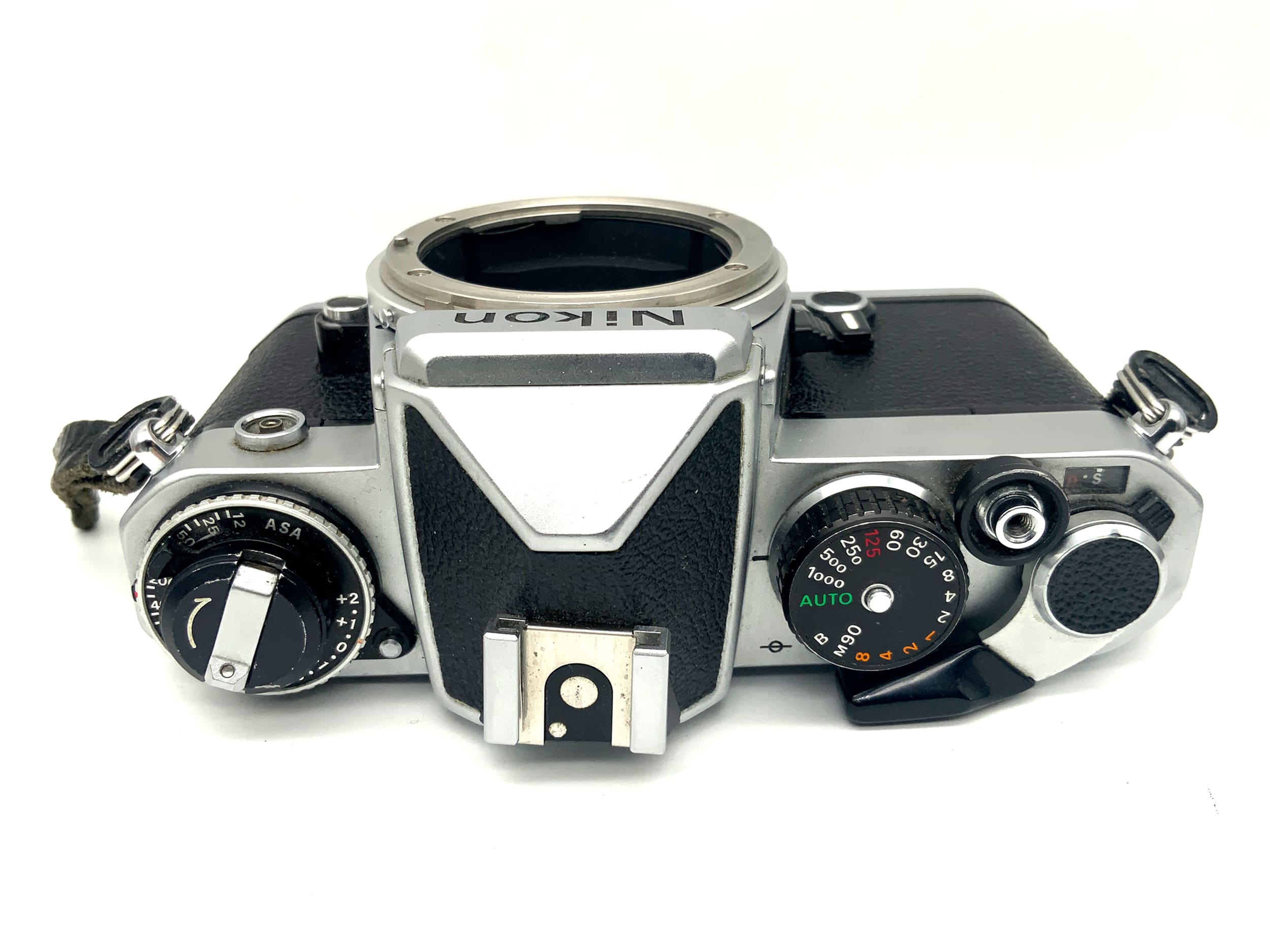 Nikon FE SLR 35mm Spiegelreflexkamera analog Body Gehäuse (Nikon F)